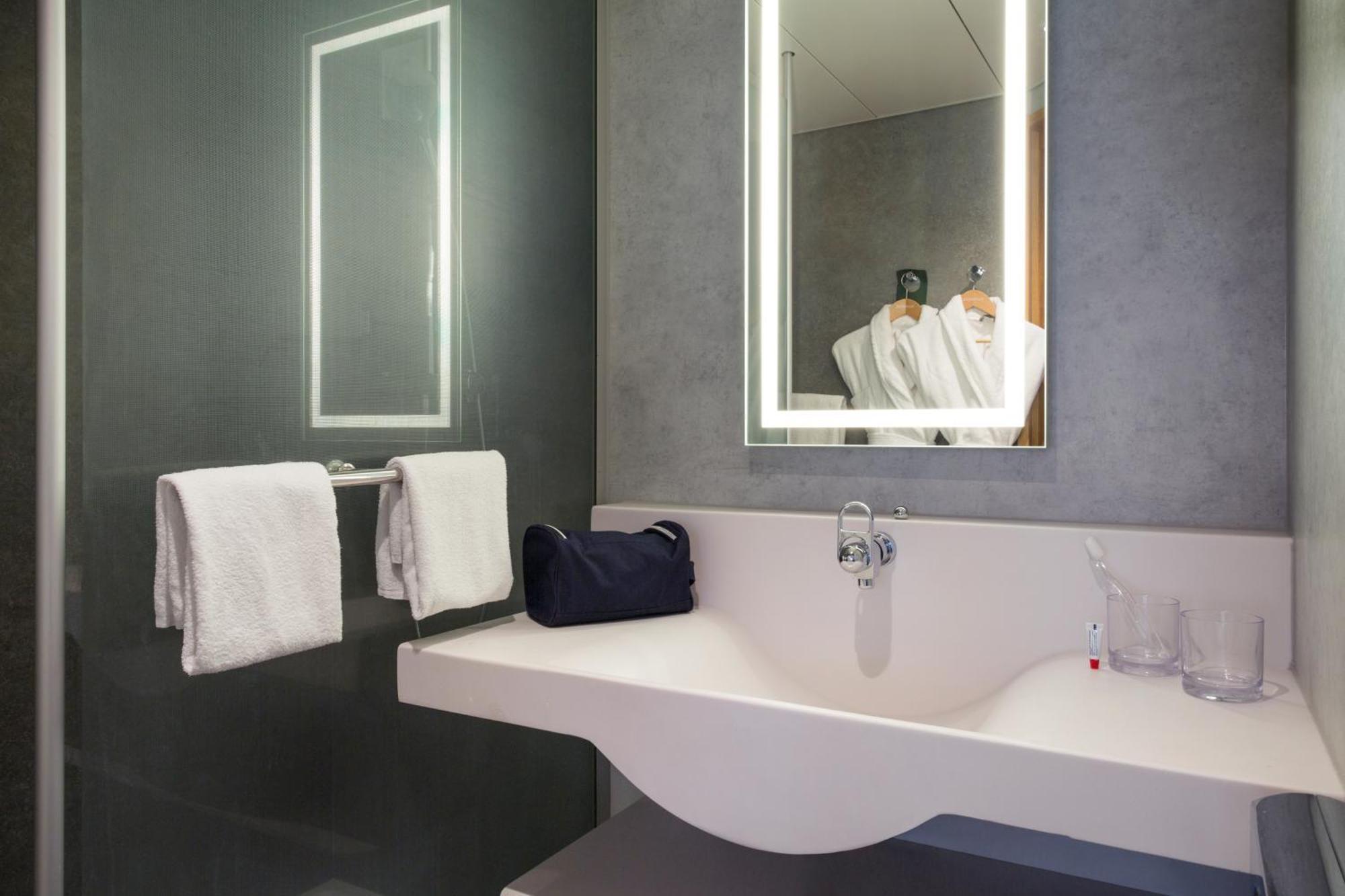 MyRoom by Nicolas & Joao: Rock N'Room / Executi ve Business Room,1704865383:JPEG