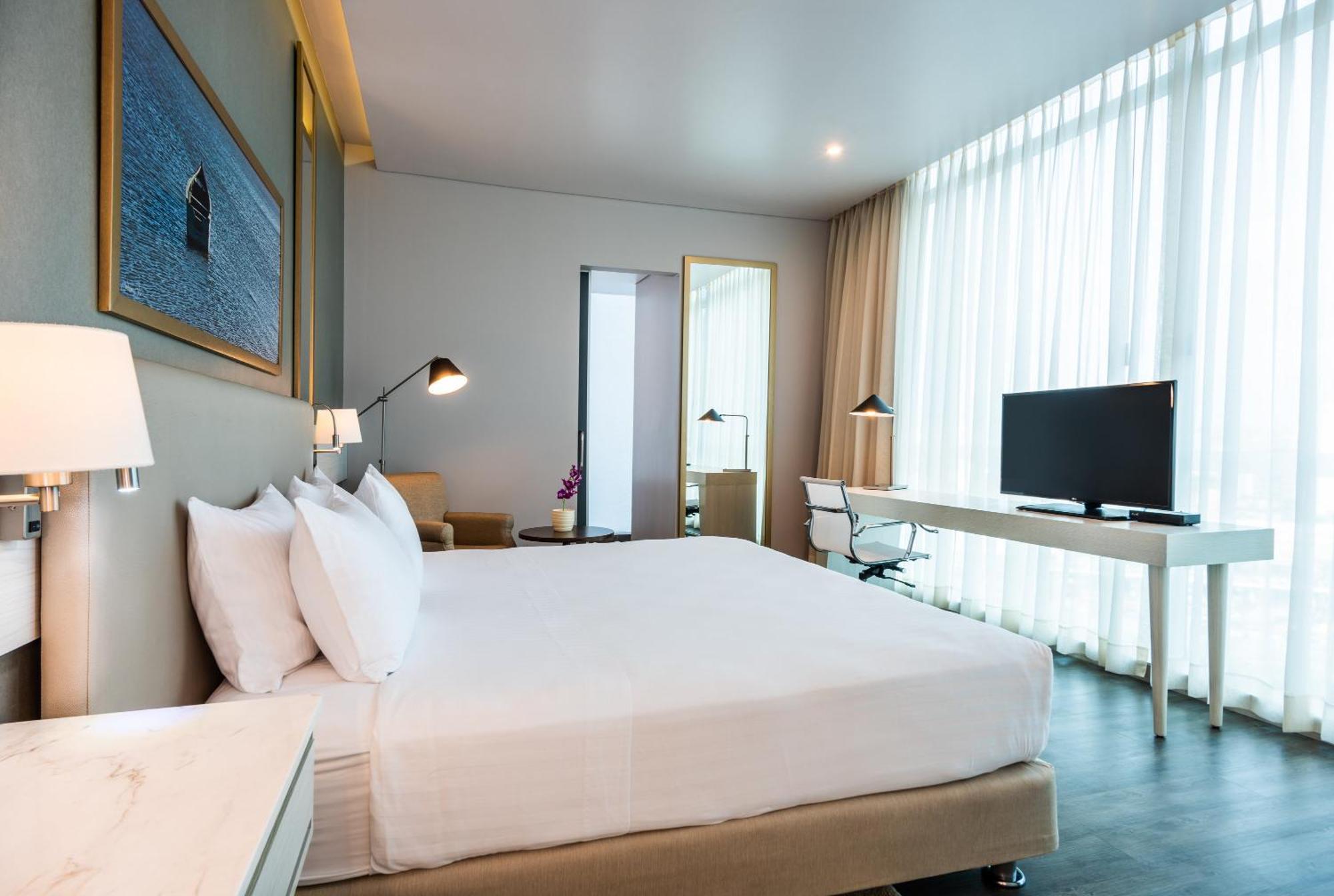 Deluxe King Room - Non-Smoking,1458137413:JPEG