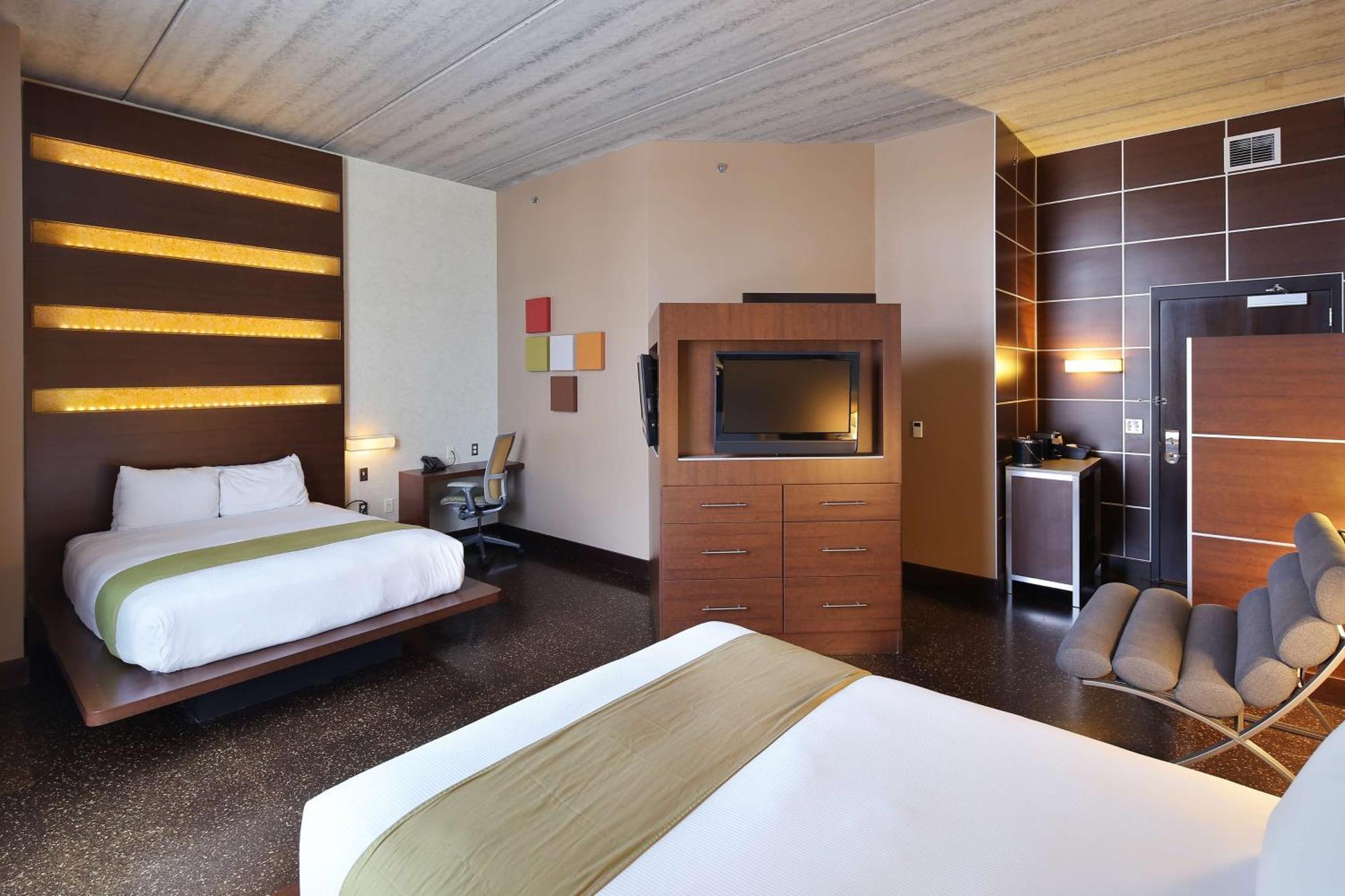 Queen Room with Two Queen Beds,1285367992:JPEG