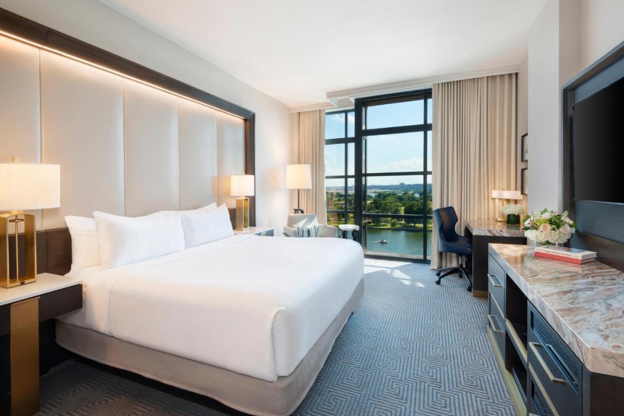 Premium King Room with River View