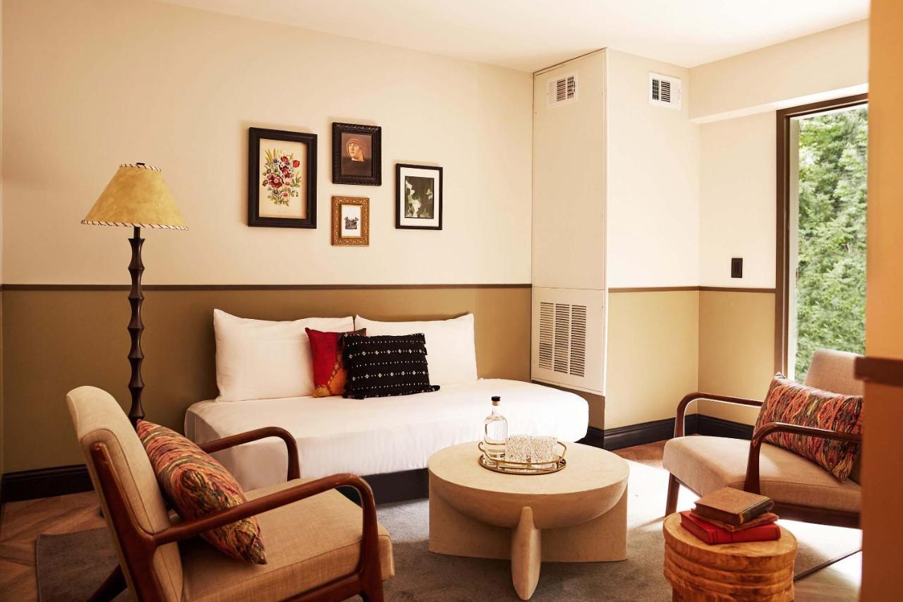Deluxe Two King Suite