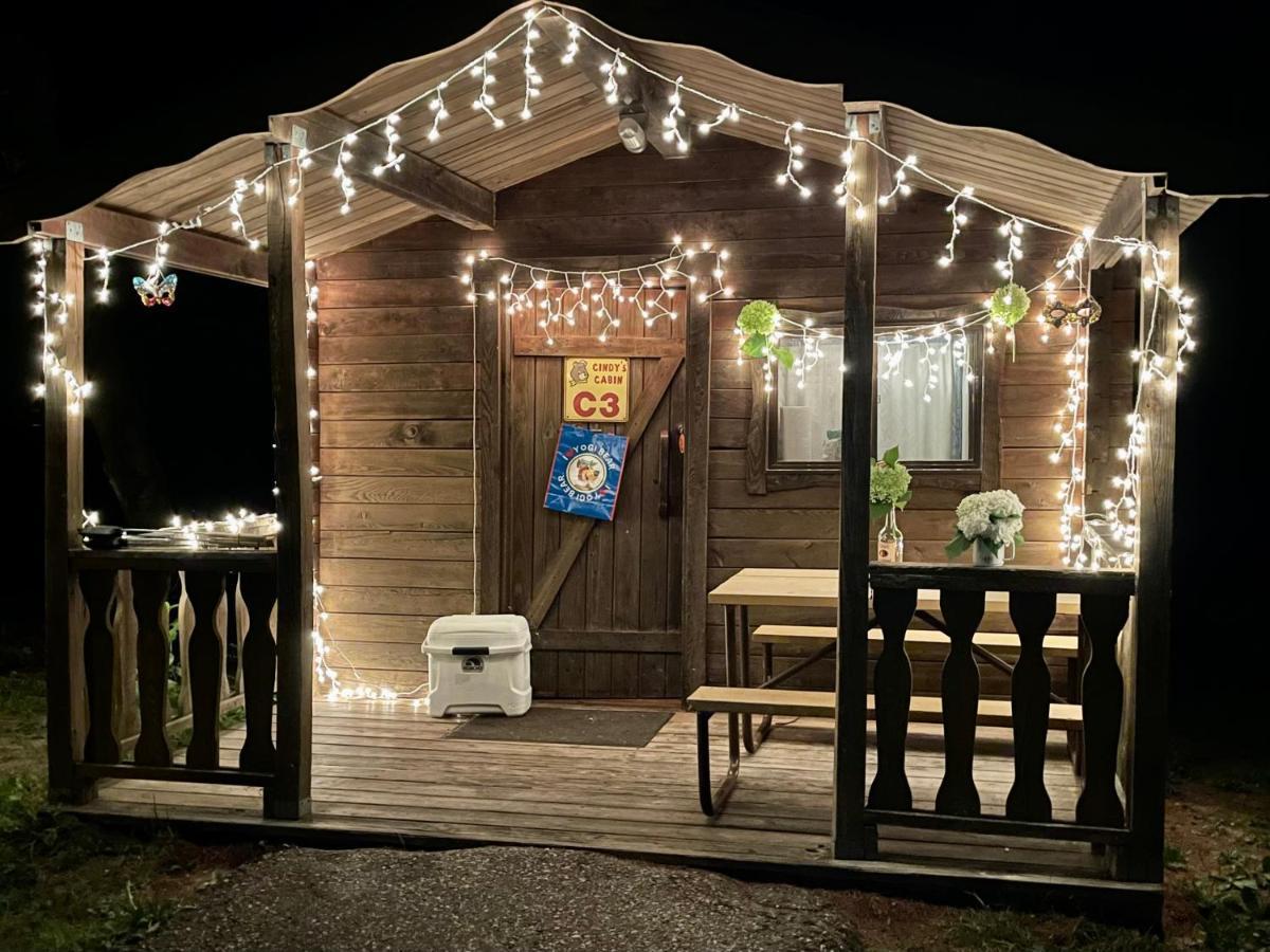 One-Bedroom Cabin,678279048:JPEG