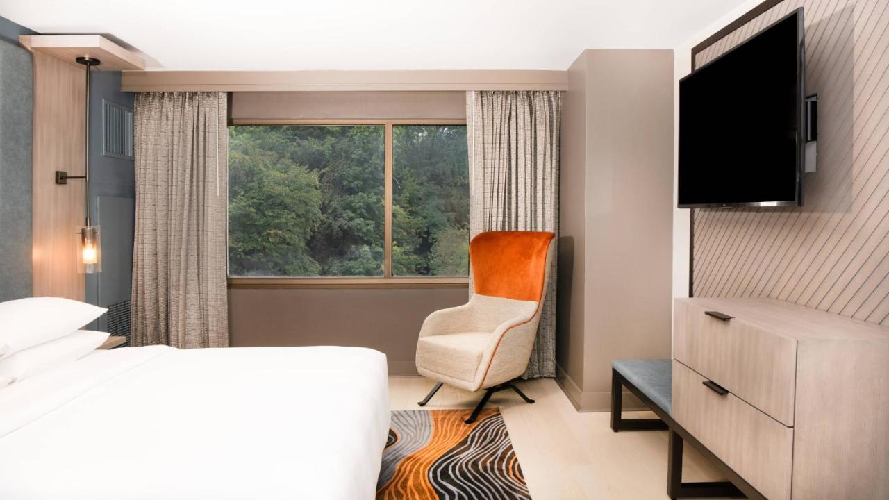 Executive King Suite, Concierge lounge access,1357460177:JPEG