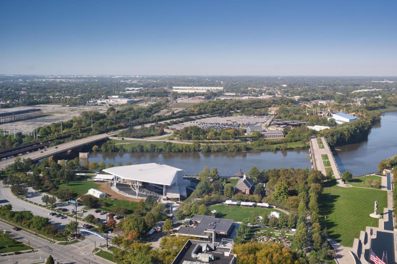 Queen Room with Two Queen Beds and View - High Floor,1350796981:JPEG