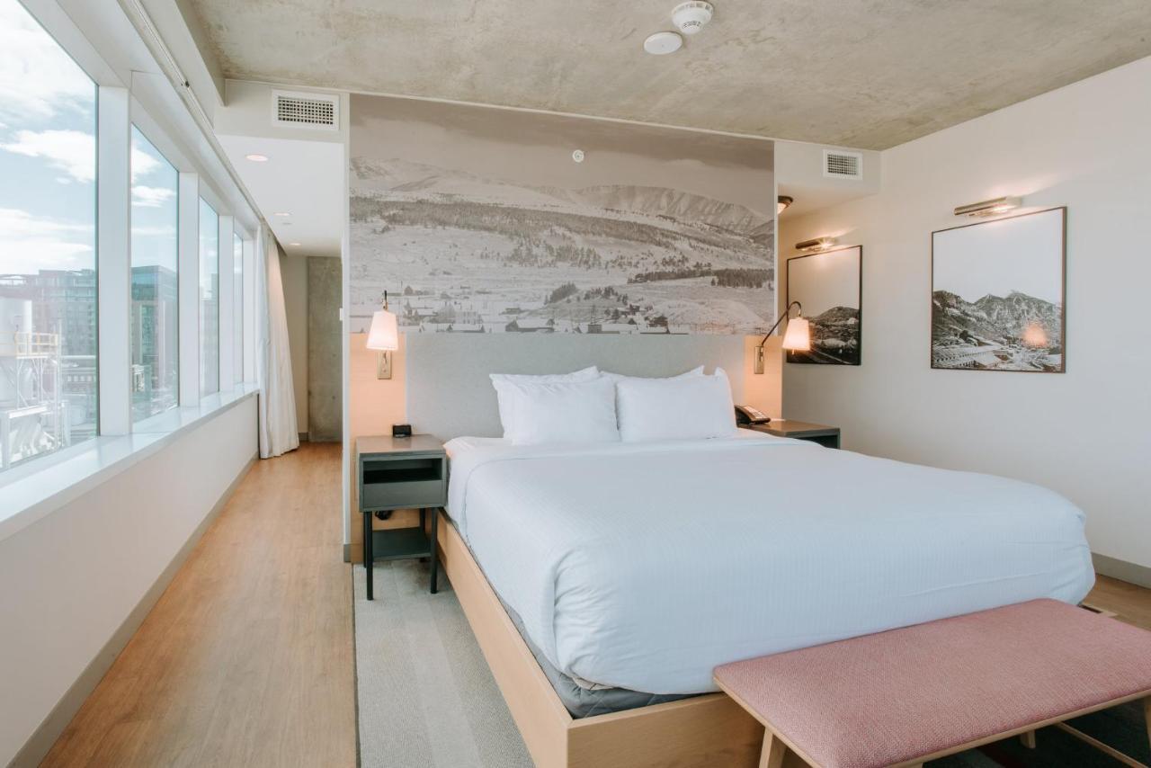 Standard King Room with Coors Field View