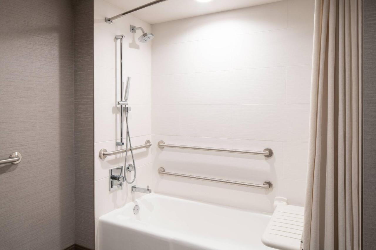 King Room,1356317903:JPEG