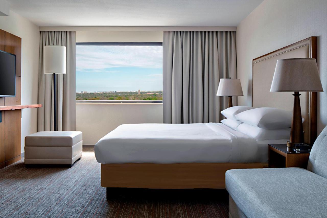 Club King Room with Lounge Access,1362945740:JPEG