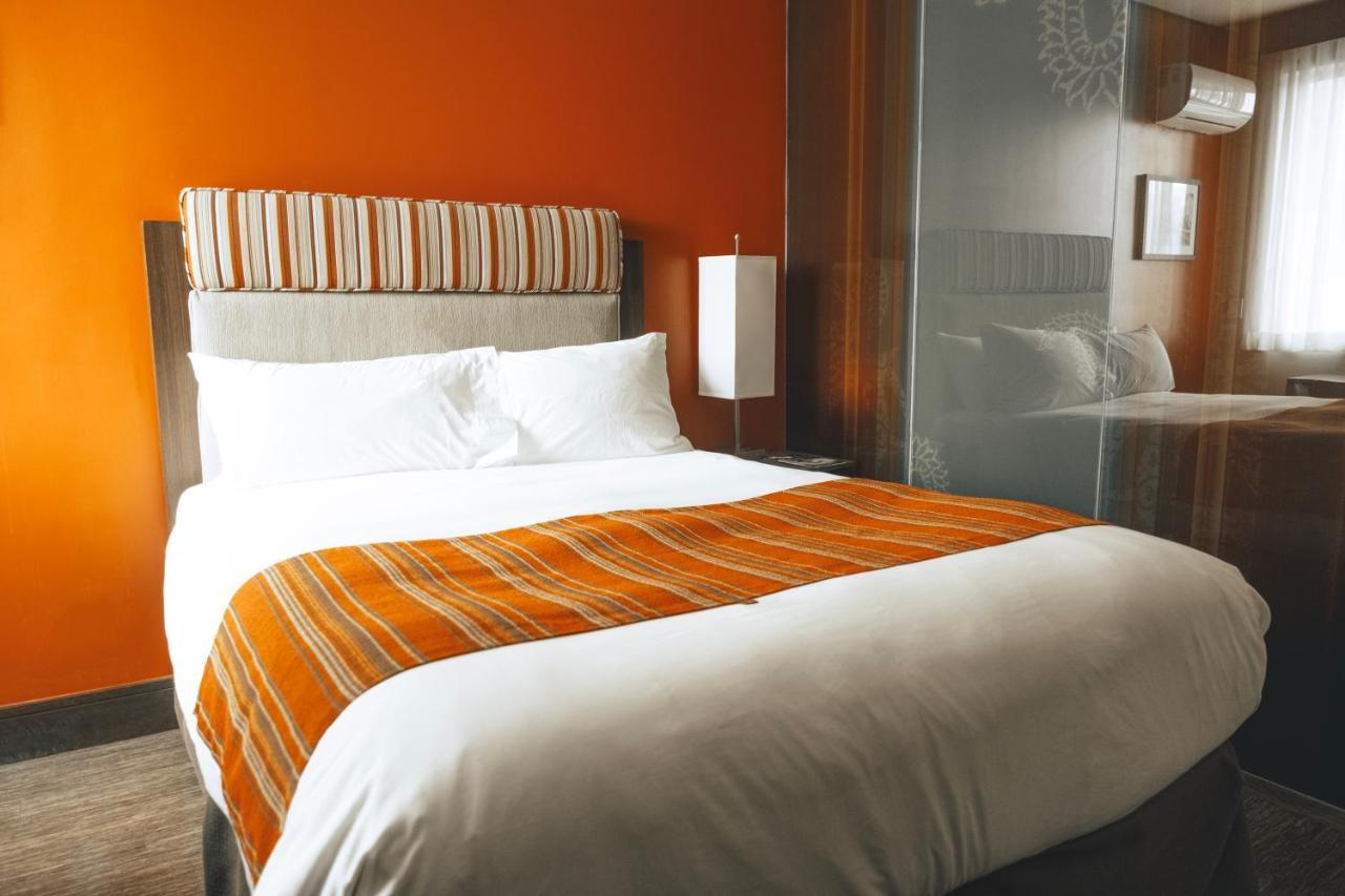 Traditional Queen Room,1621420046:JPEG