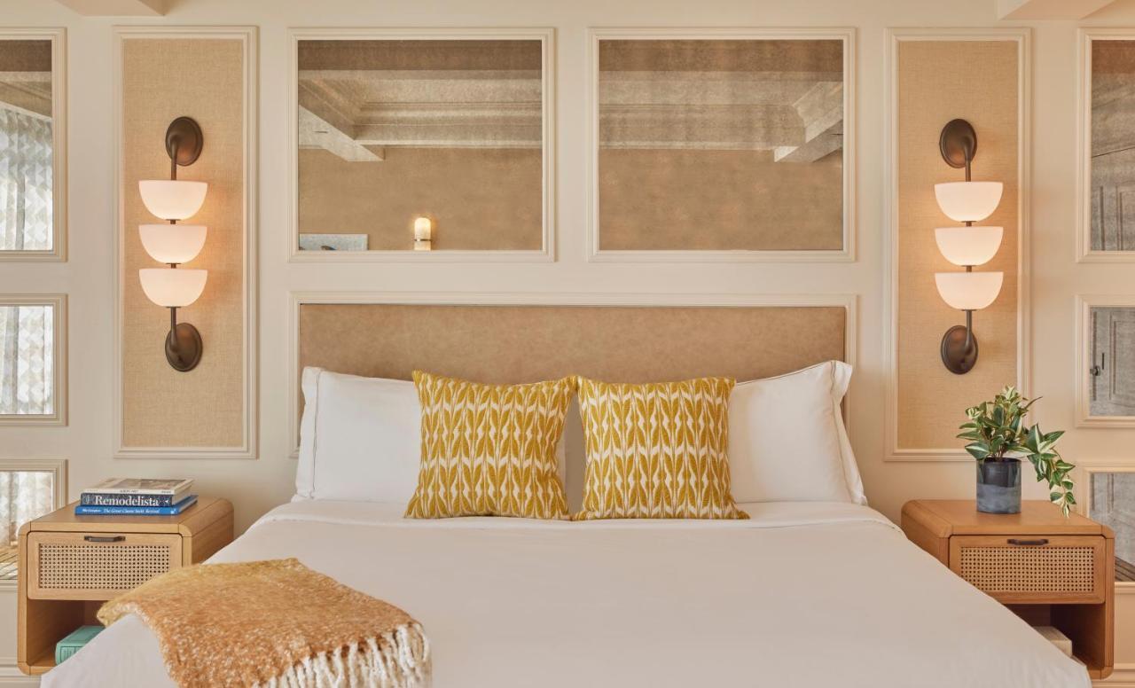 Mobility/Hearing Accessible Ocean View King, Roll-in Shower,1380839264:JPEG