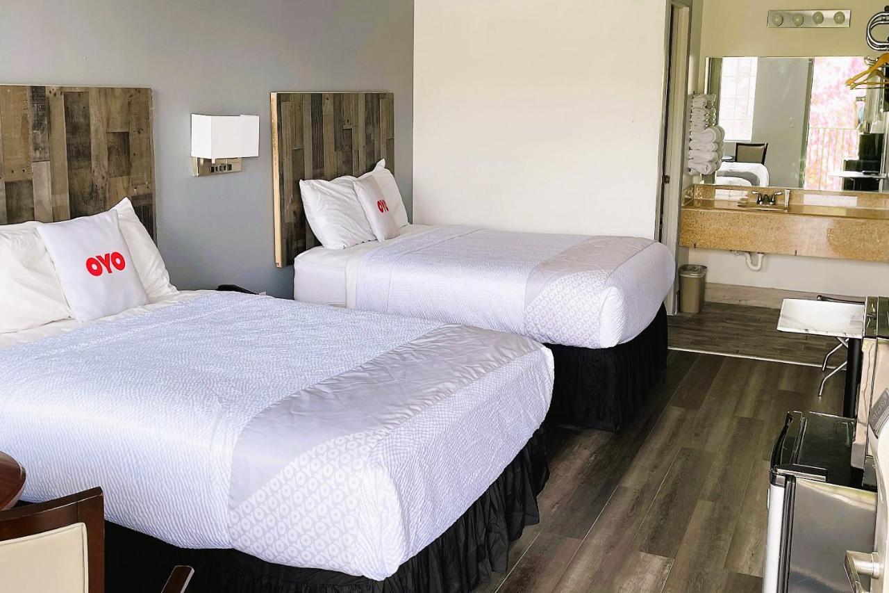 Queen Room with Two Queen Beds,1387144454:JPEG