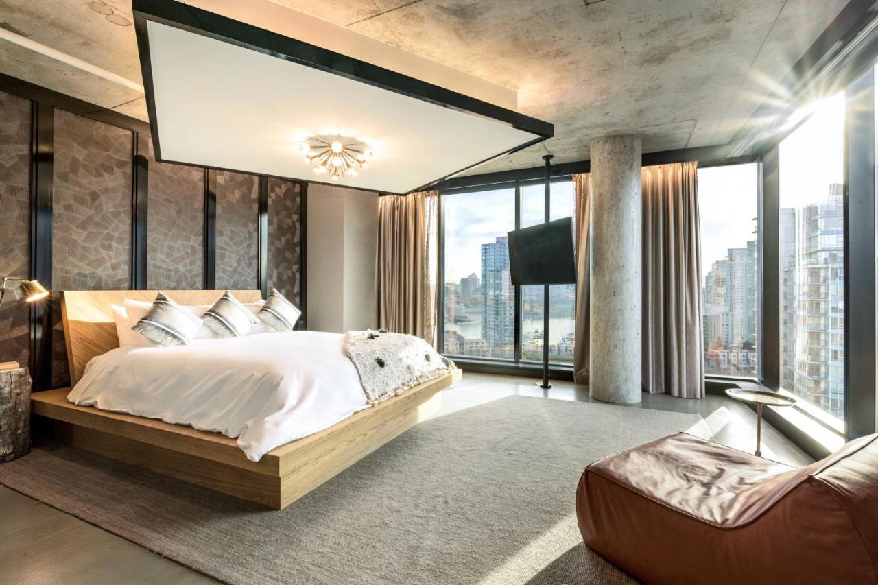 Two-Bedroom Bi-Level Suite with Fireplace - High Floor