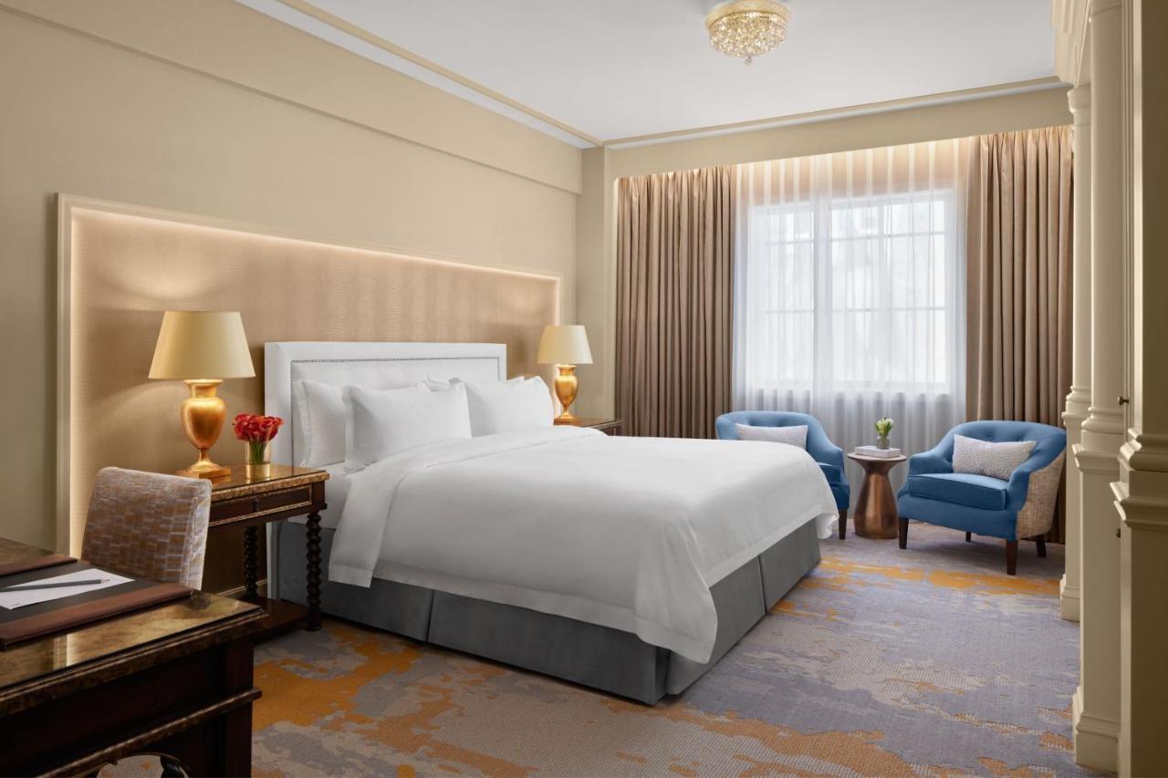 Premier King Room with City View,1395694397:JPEG