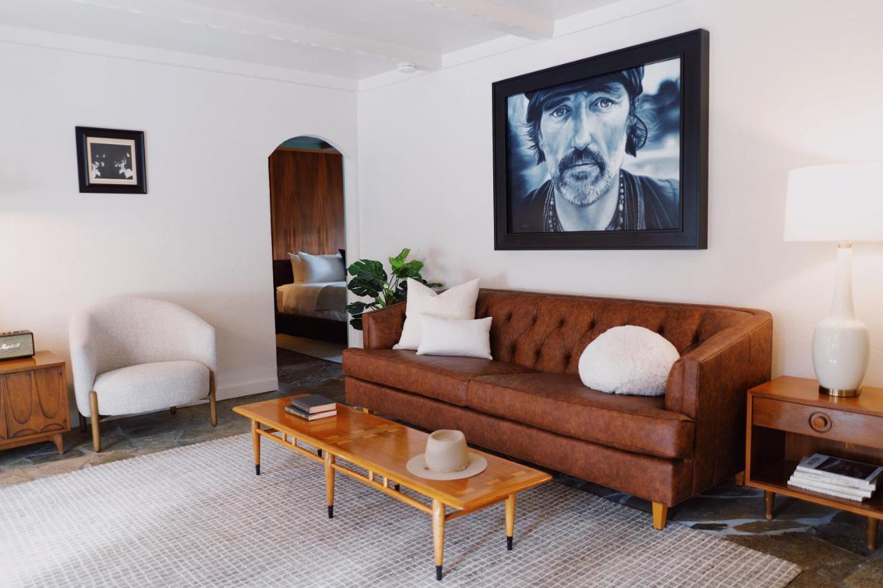 Two-Bedroom Suite,1630873520:JPEG