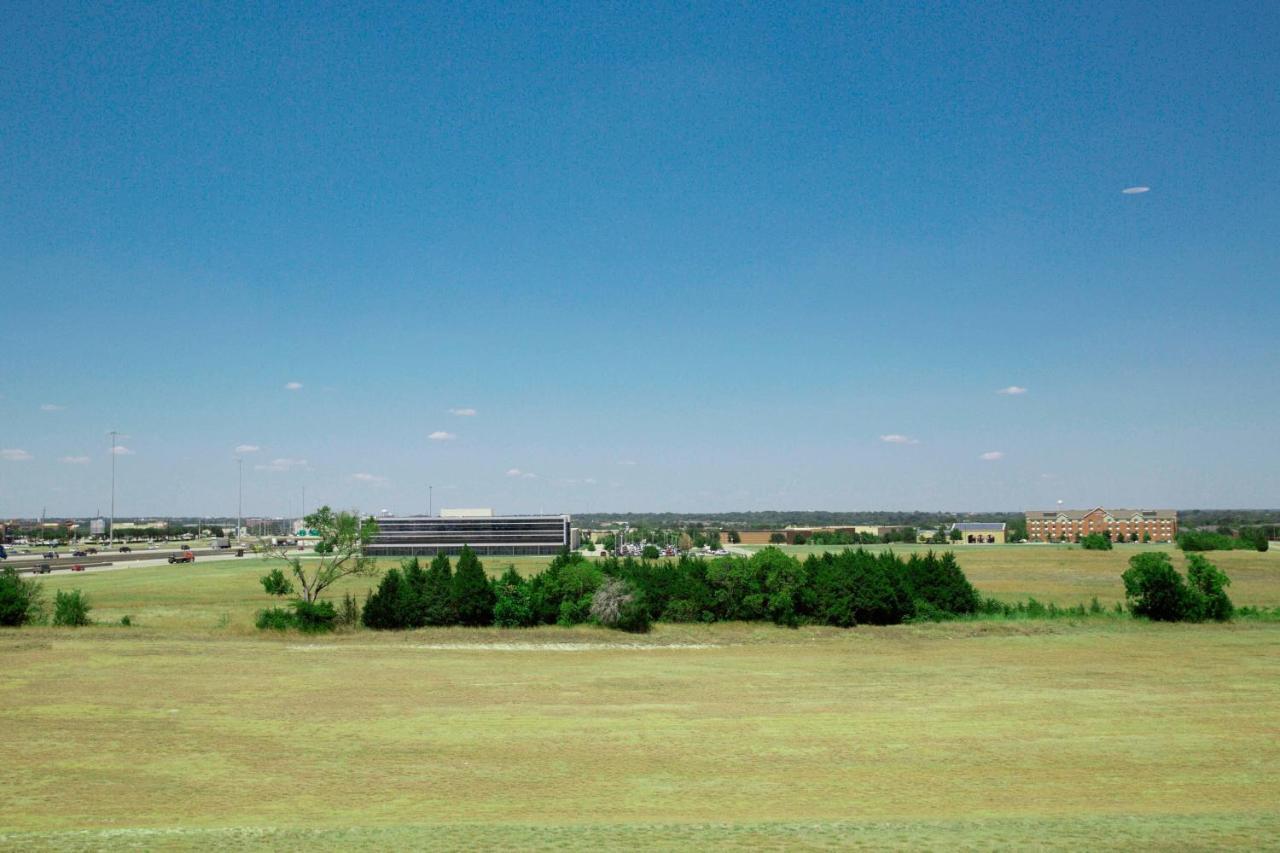 Traditional King, Guest room, 1 King,1403074124:JPEG