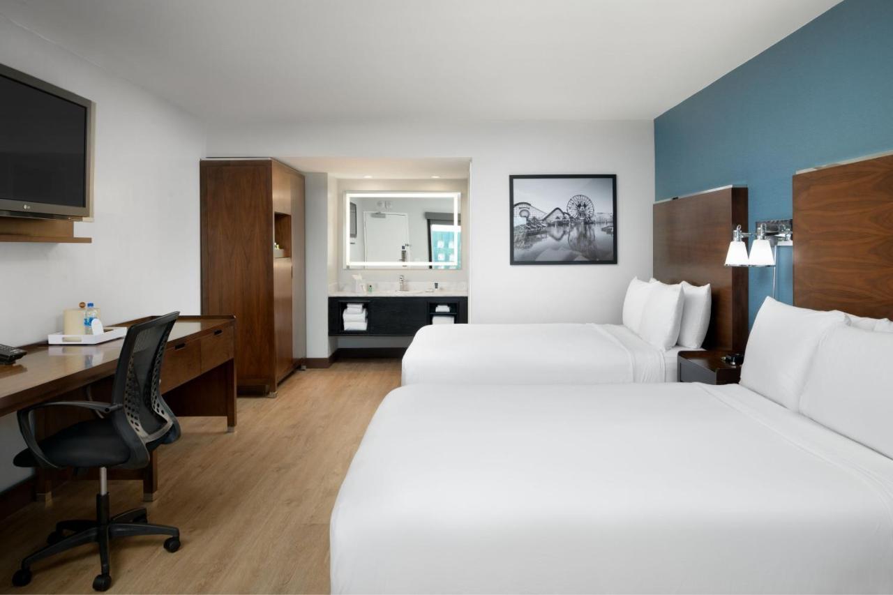 Guest room, 2 Queen, Pool view,1404930611:JPEG