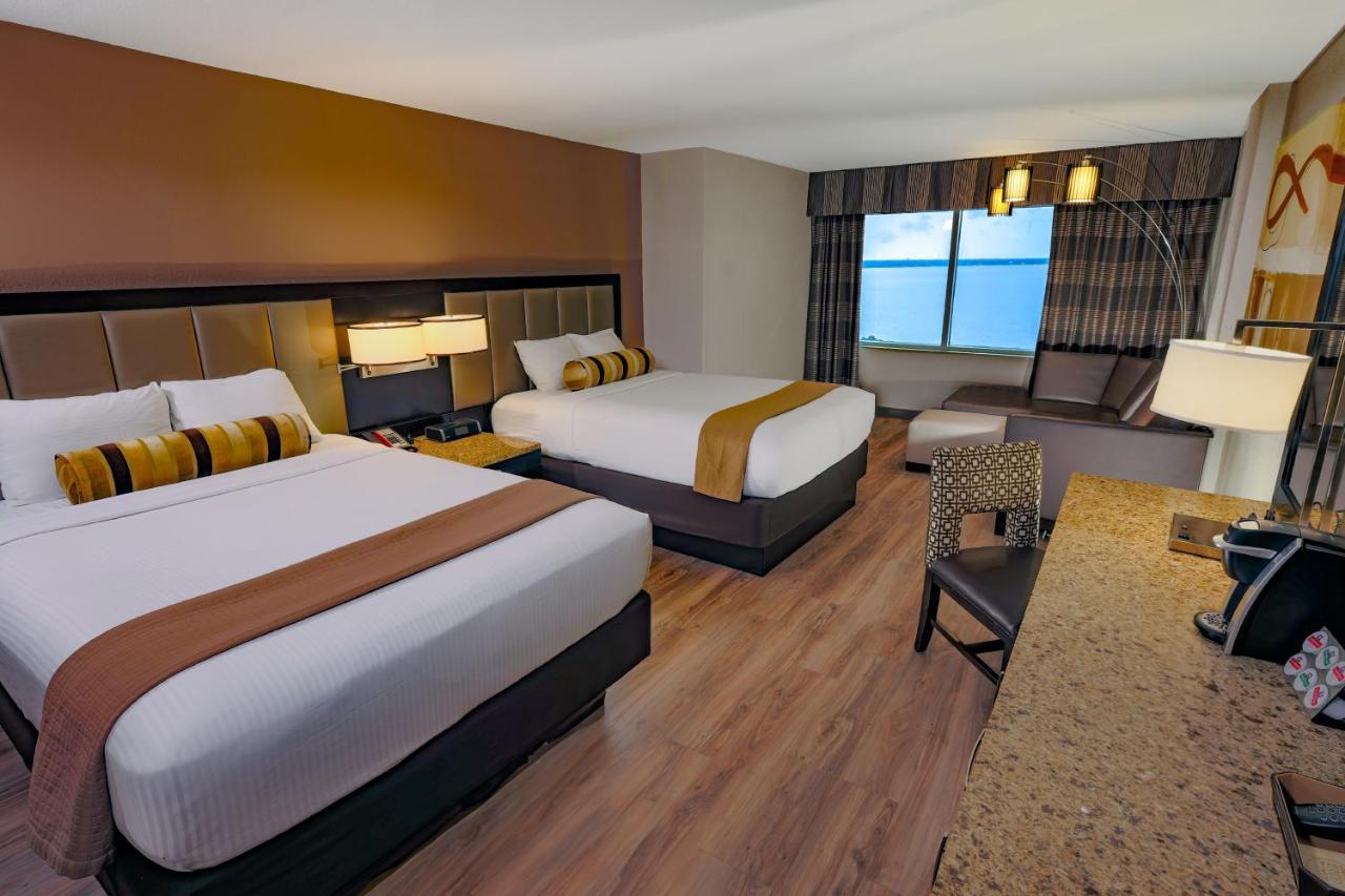 Luxury Two Queen Beds,1420863192:JPEG