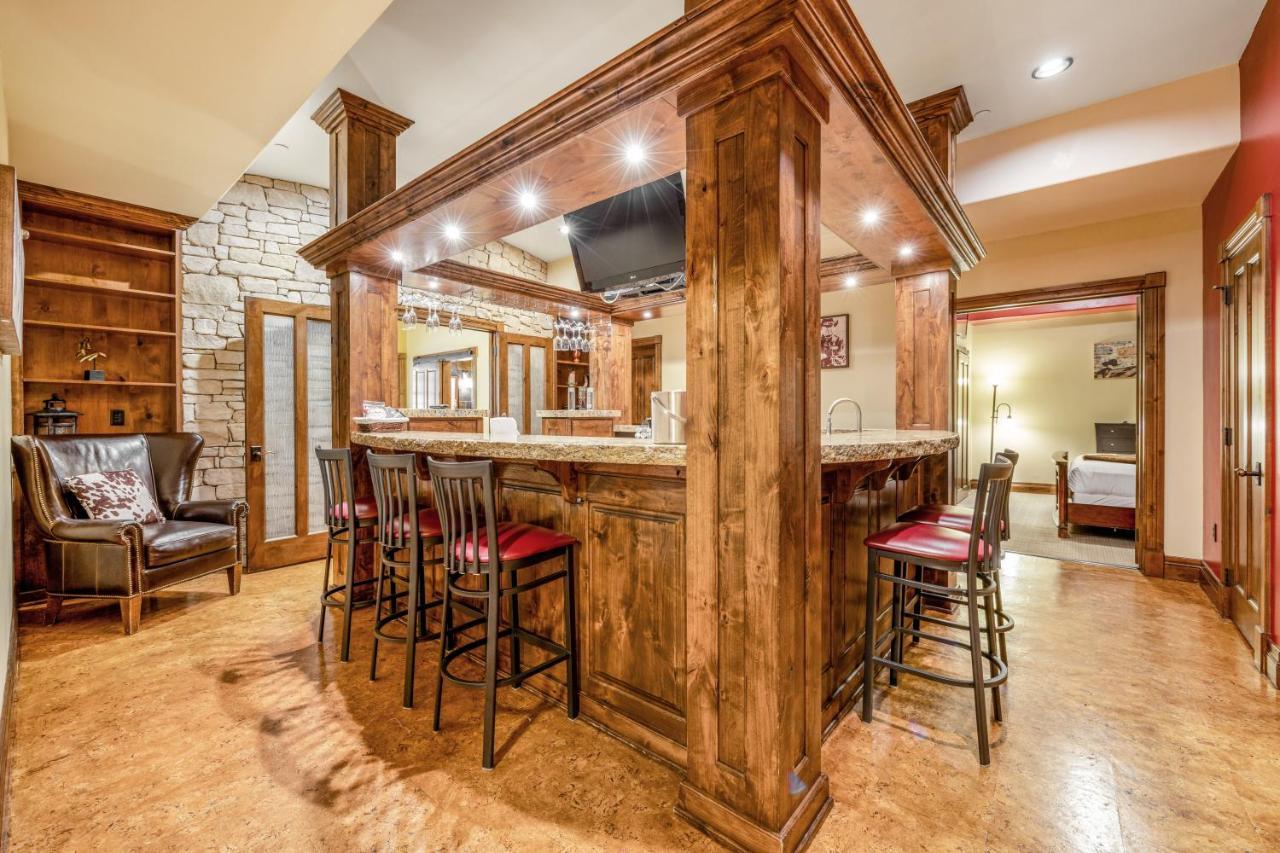 Superior King Suite