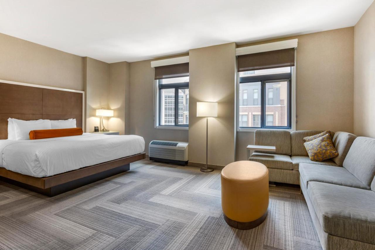 King Room with Roll-In Shower - Accessible/Non Smoking