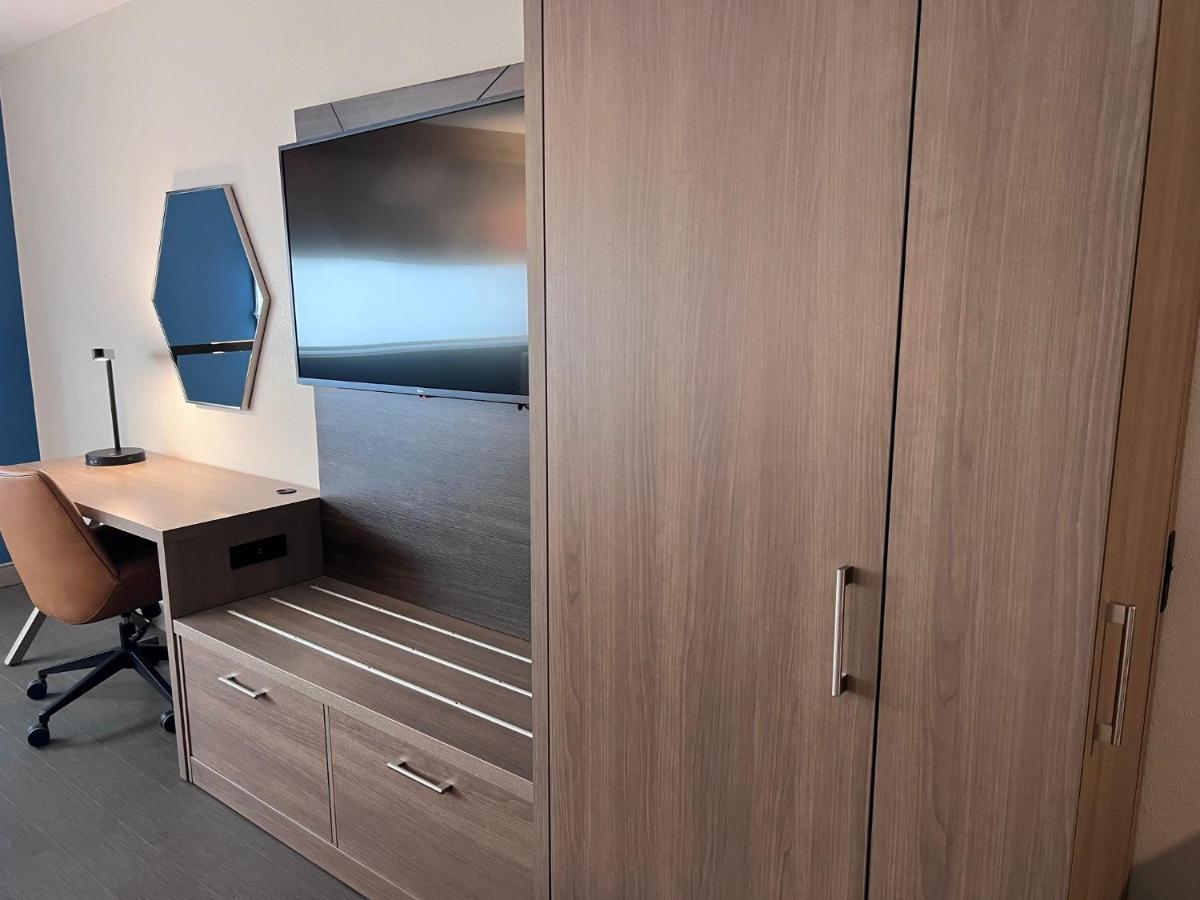 Standard King Room,1557801526:JPEG