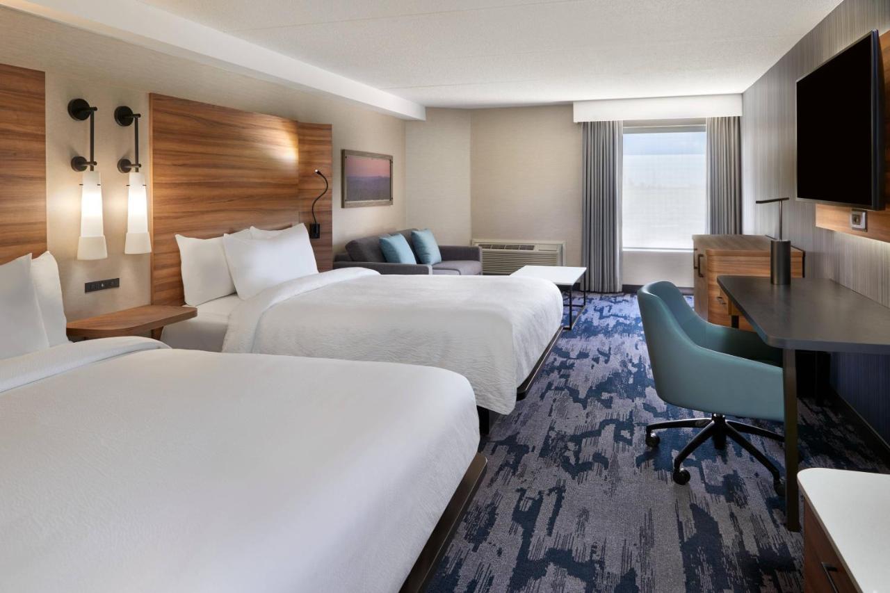 Larger Guest room with 2 Queen beds and Sofa bed,1422097167:JPEG