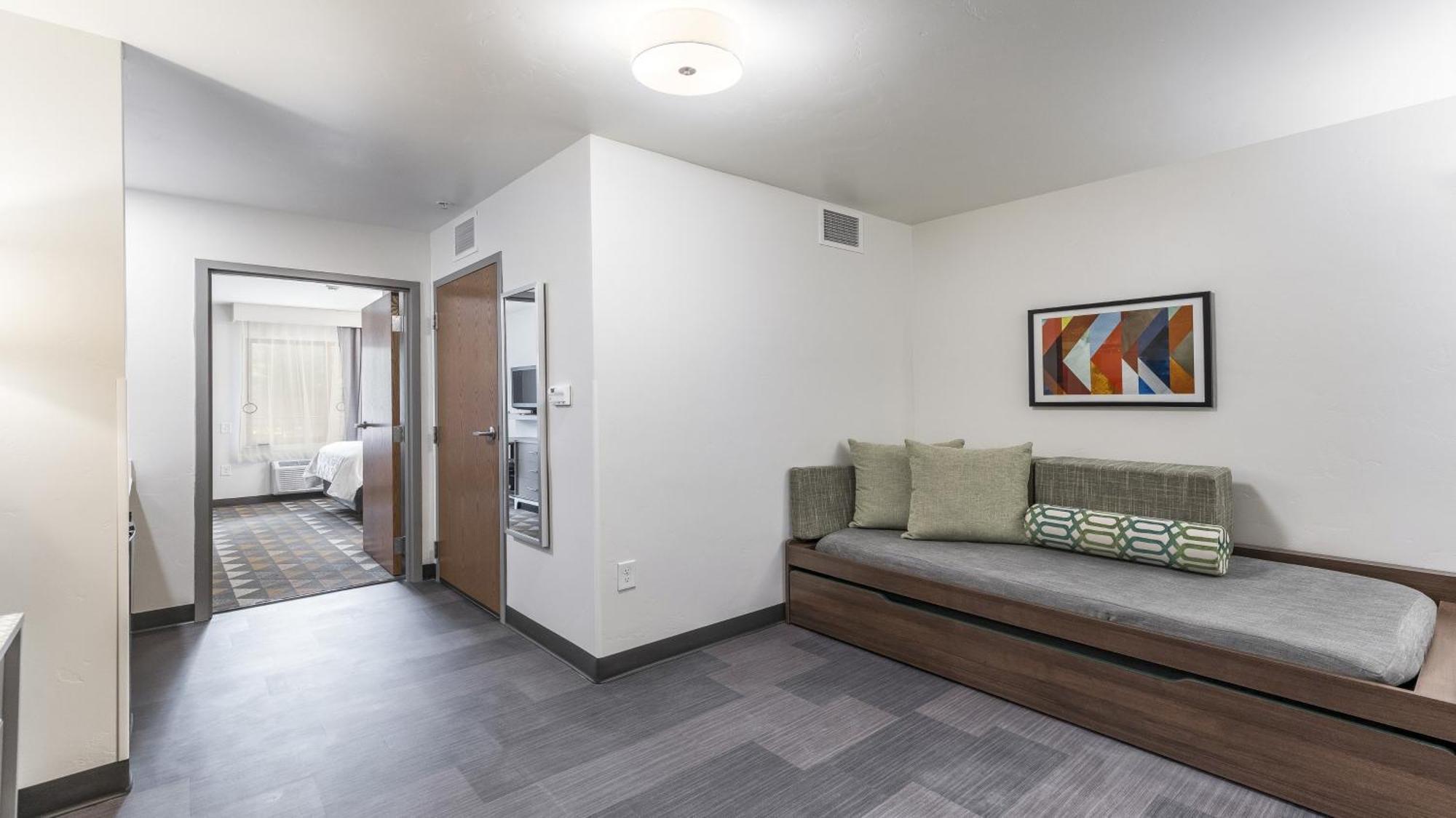One-Bedroom King Suite with Mountain View
