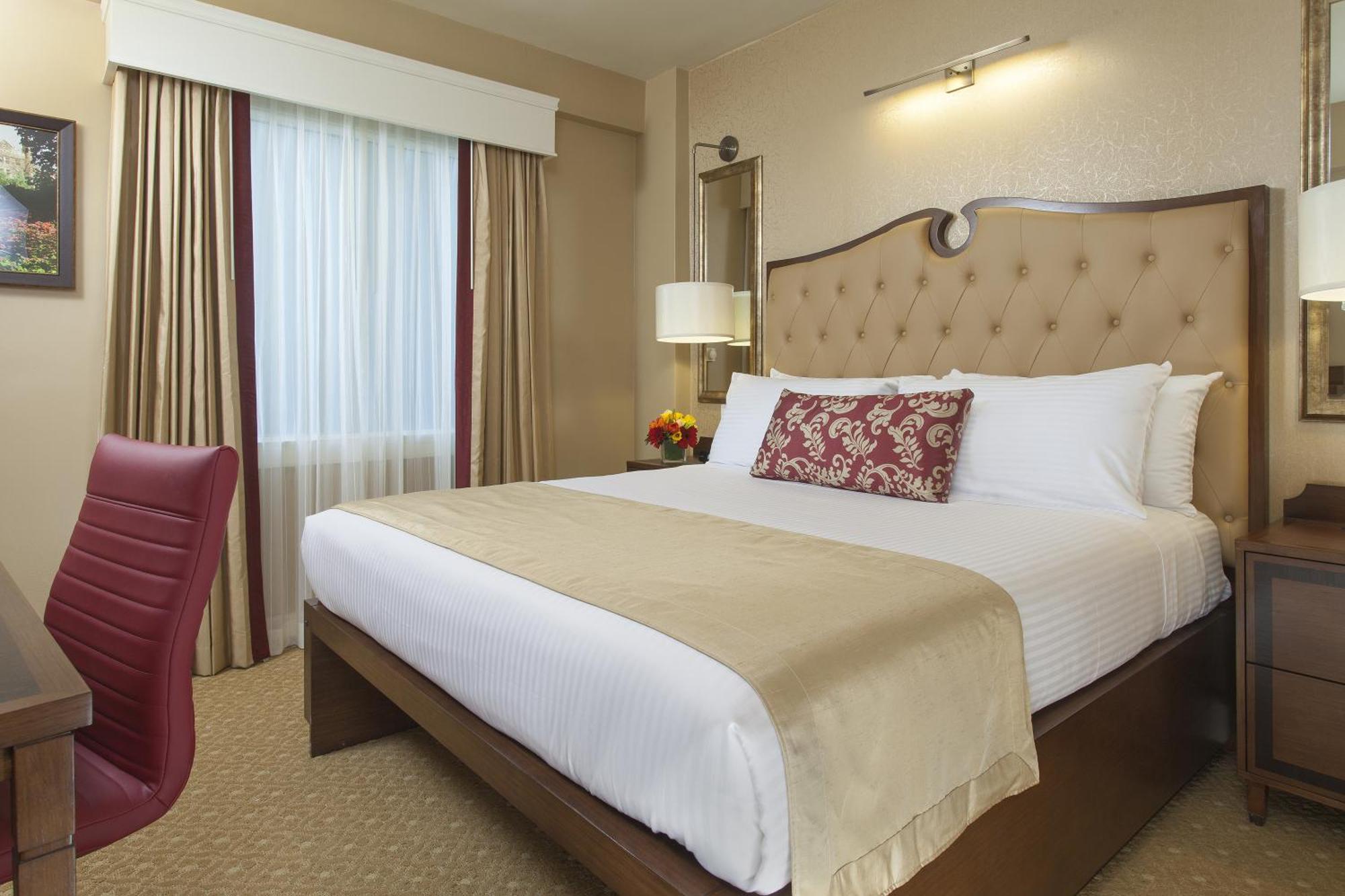 Superior King Room,704238154:JPEG