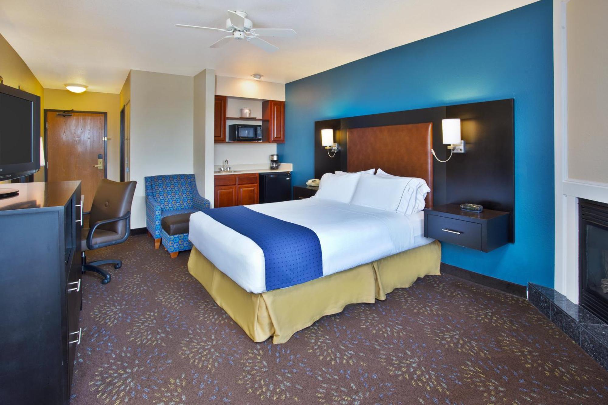 King Room Mobility Access or Roll Shower Non-Smoking,1449465421:JPEG