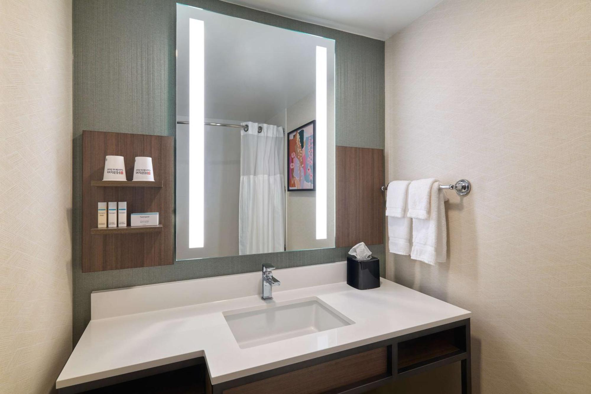 King Room,1552158241:JPEG