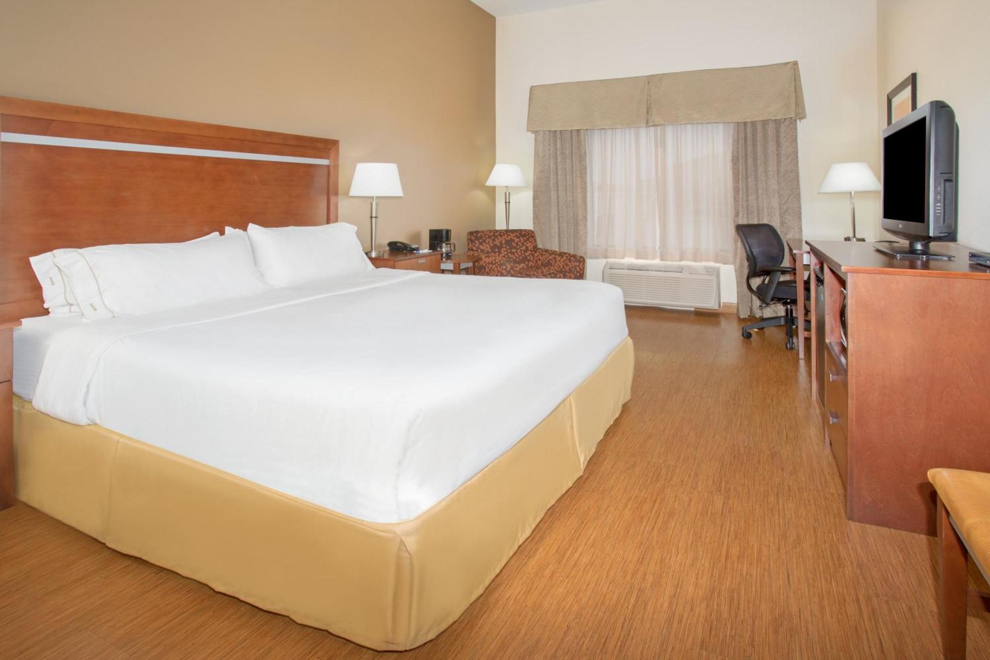 Standard King Room - Pet Friendly