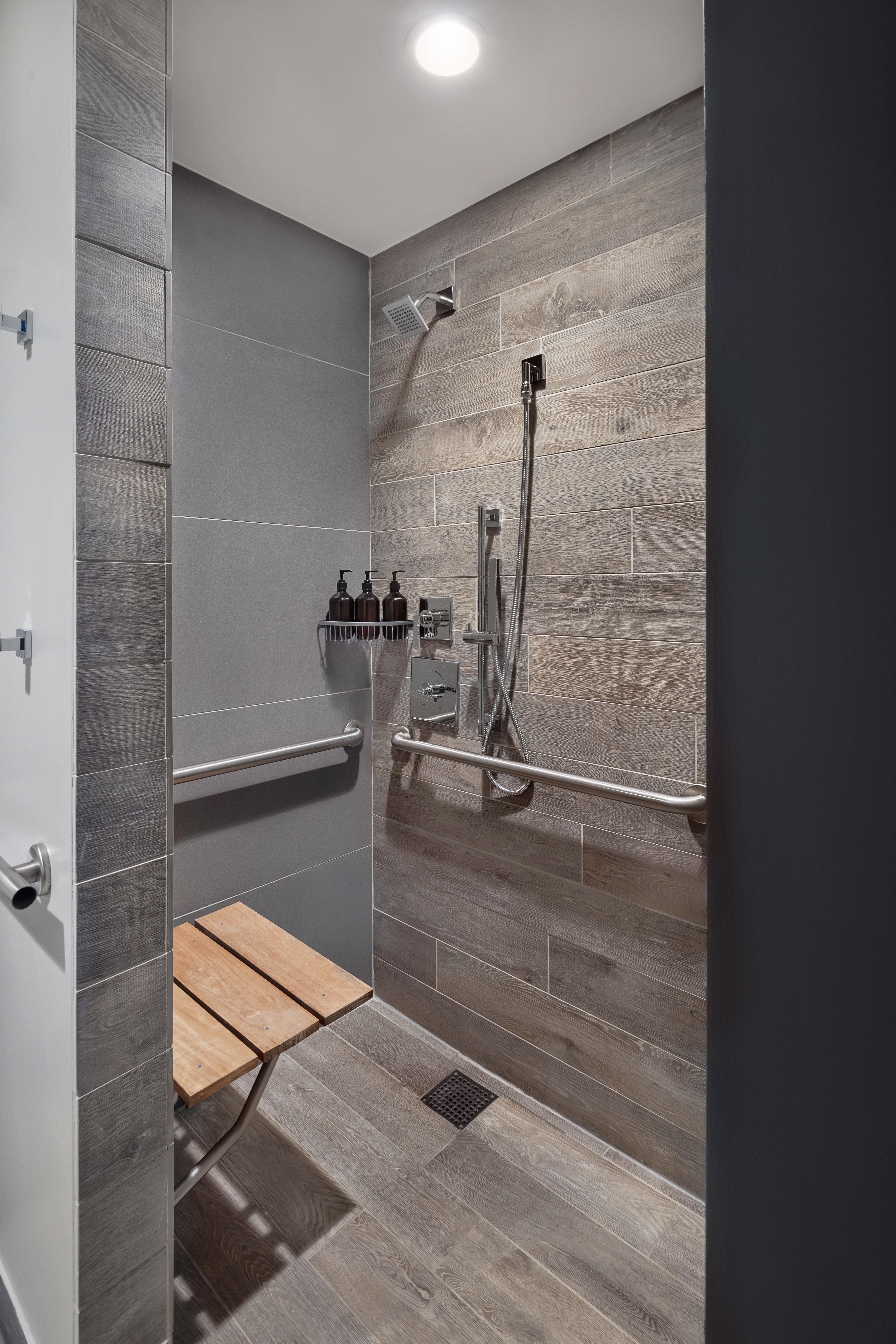 King Accessible,1527737935:JPEG