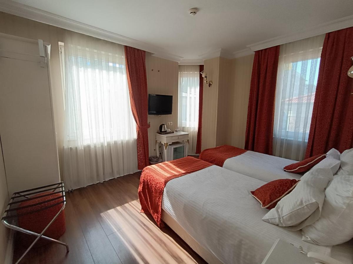 Double or Twin Room with Extra Bed