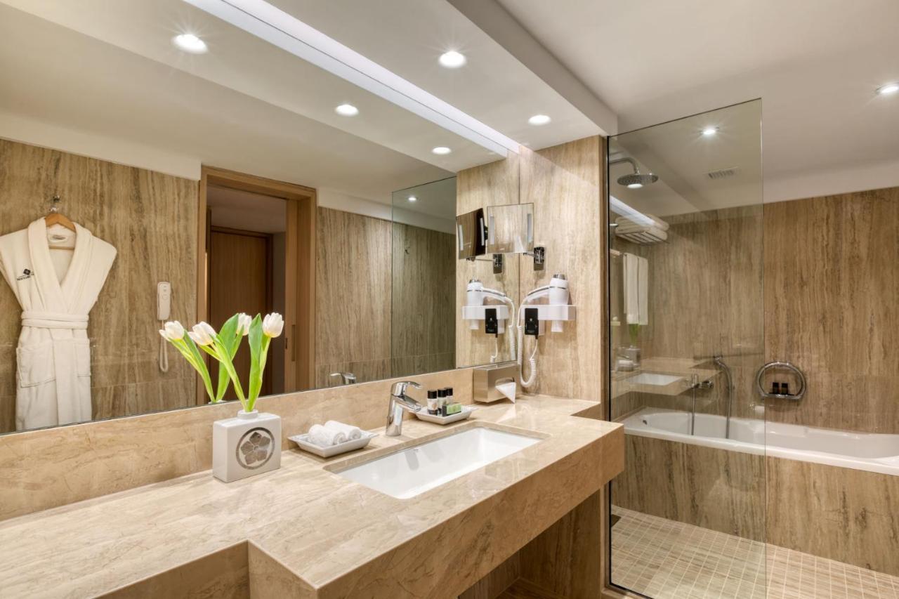 Essential Triple Room