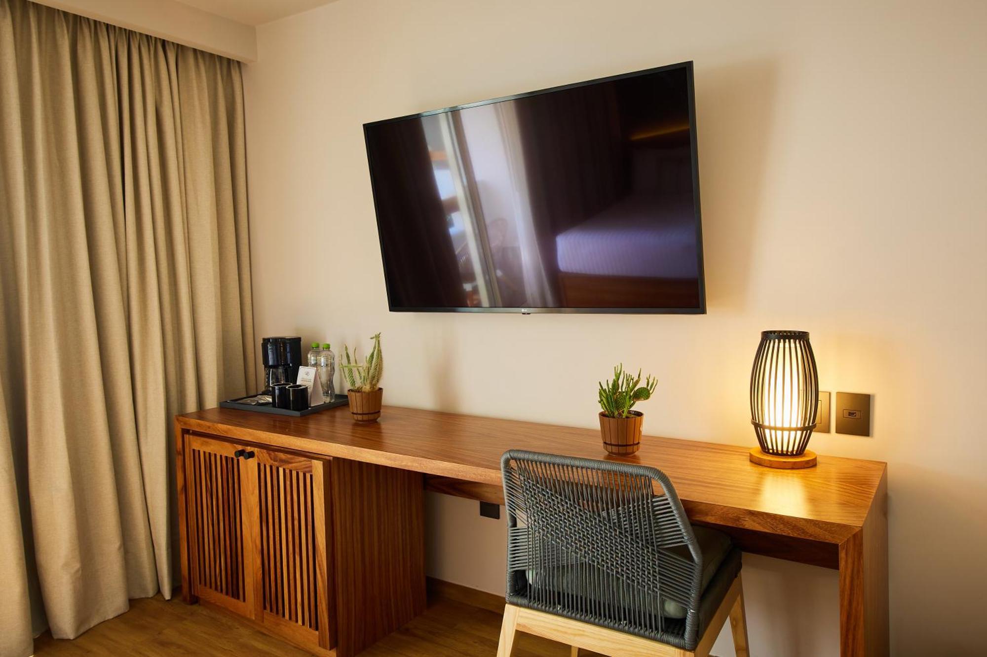 Superior Room,1498816921:JPEG