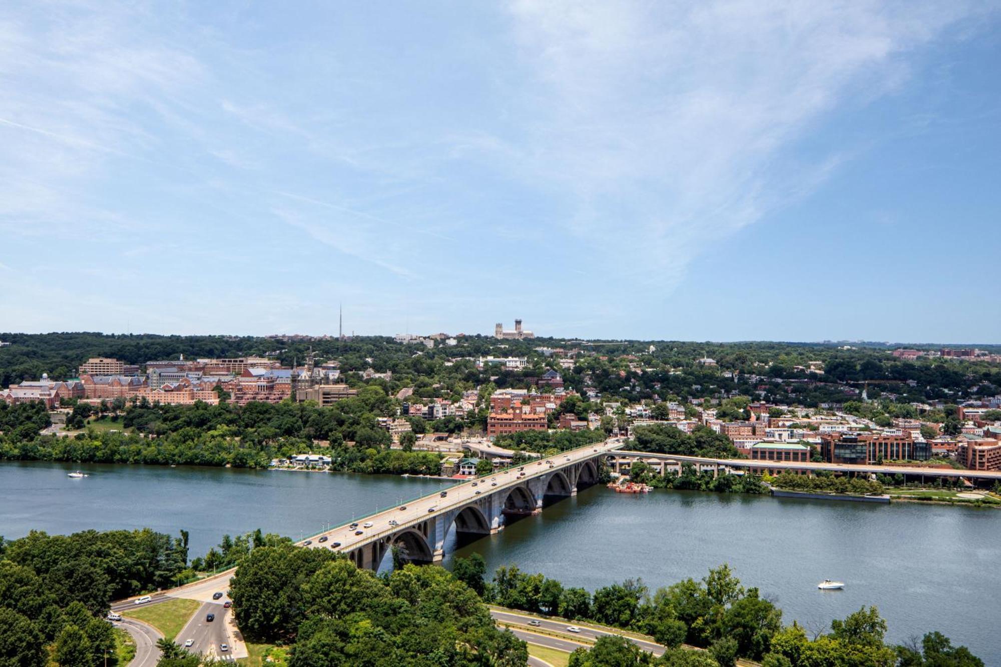 Superior King Room,1498838569:JPEG