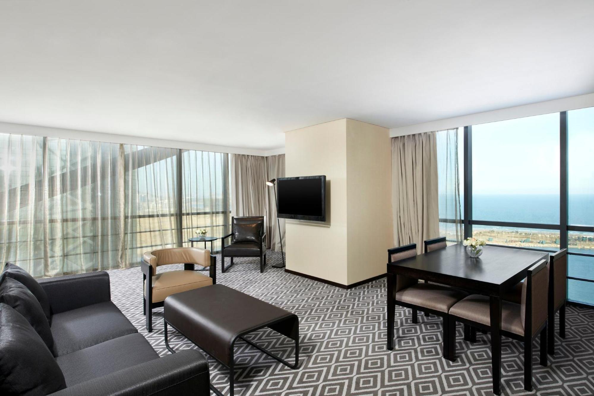 Four Points Suite, Executive level, 1 Bedroom Larger Suite