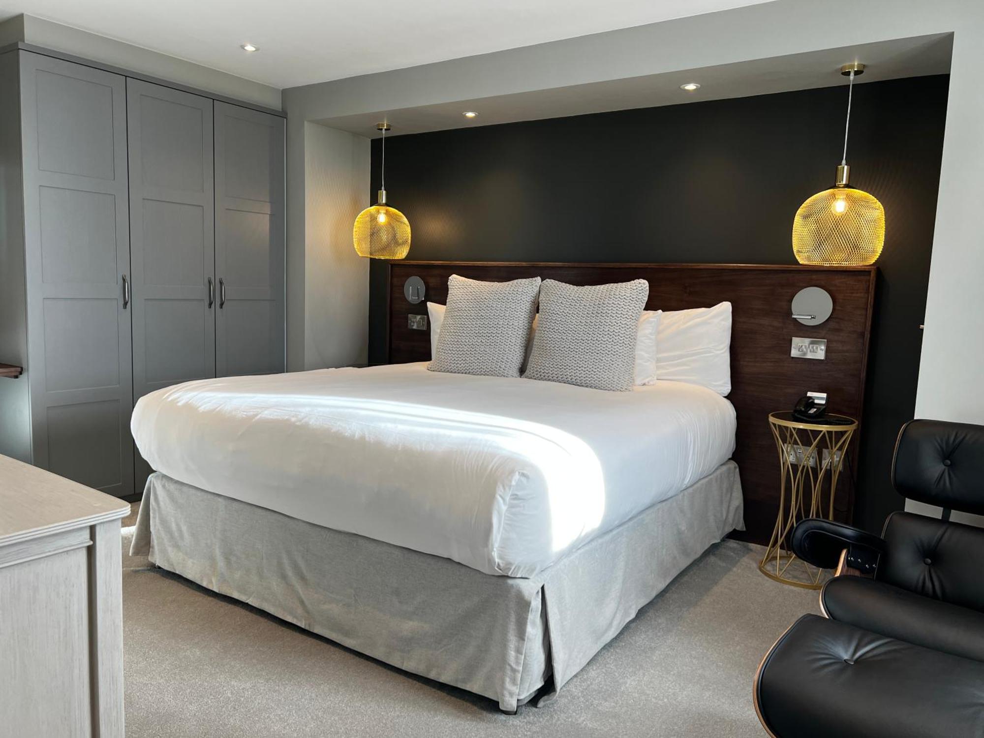 Signature Suite