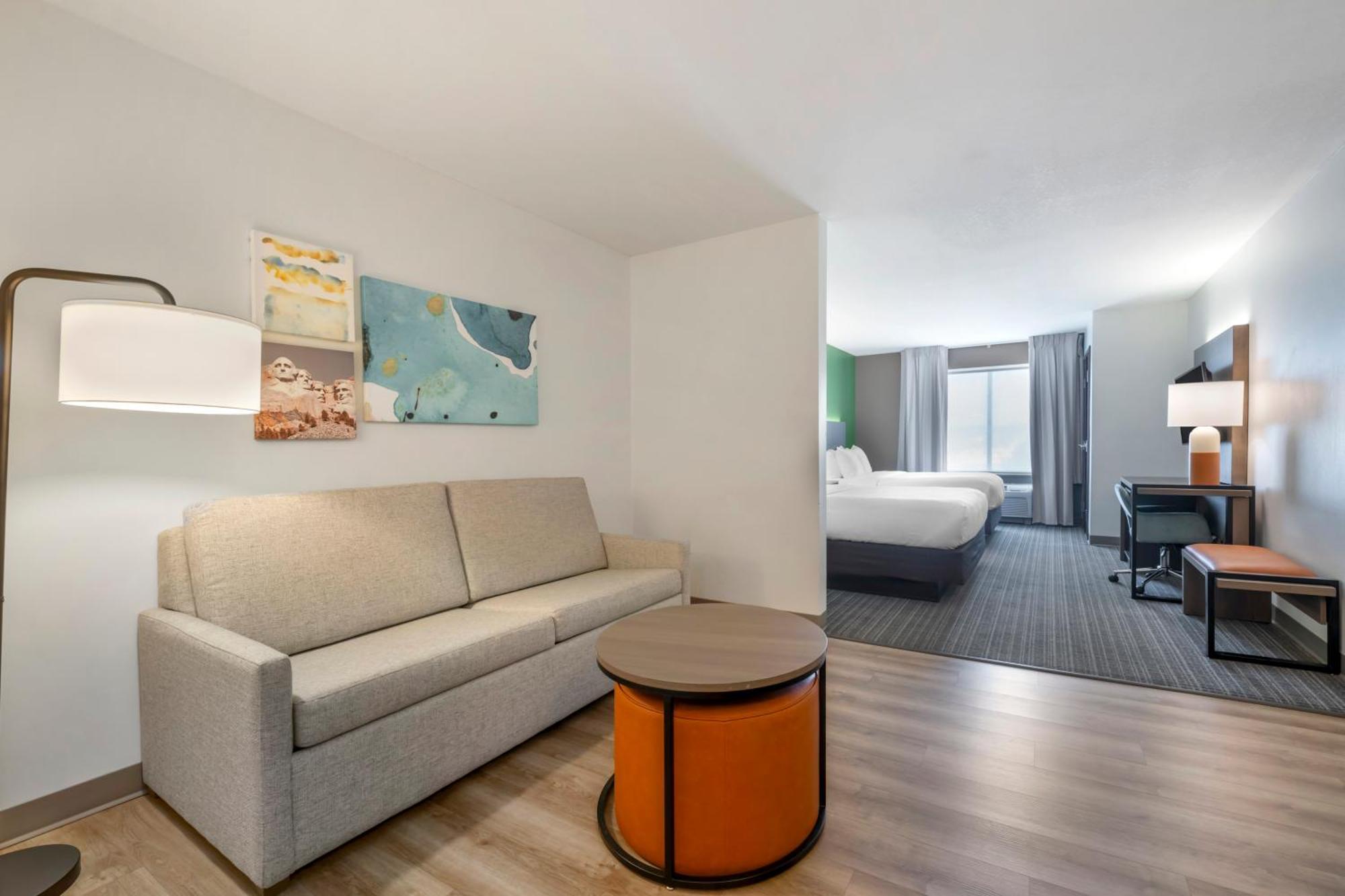 Queen Suite with Two Queen Beds,1549804123:JPEG