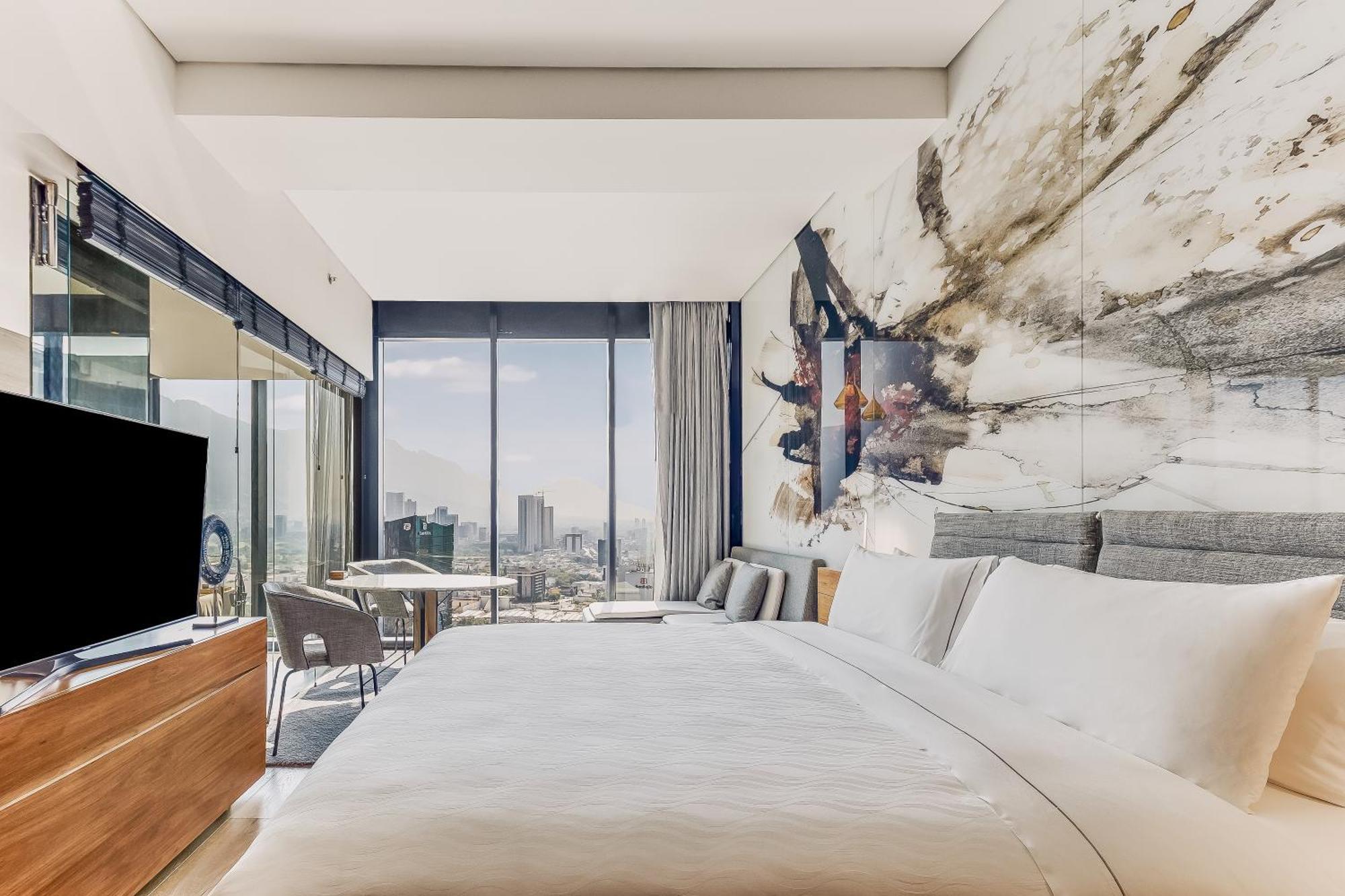 Master Suite, 1 King,1556755360:JPEG