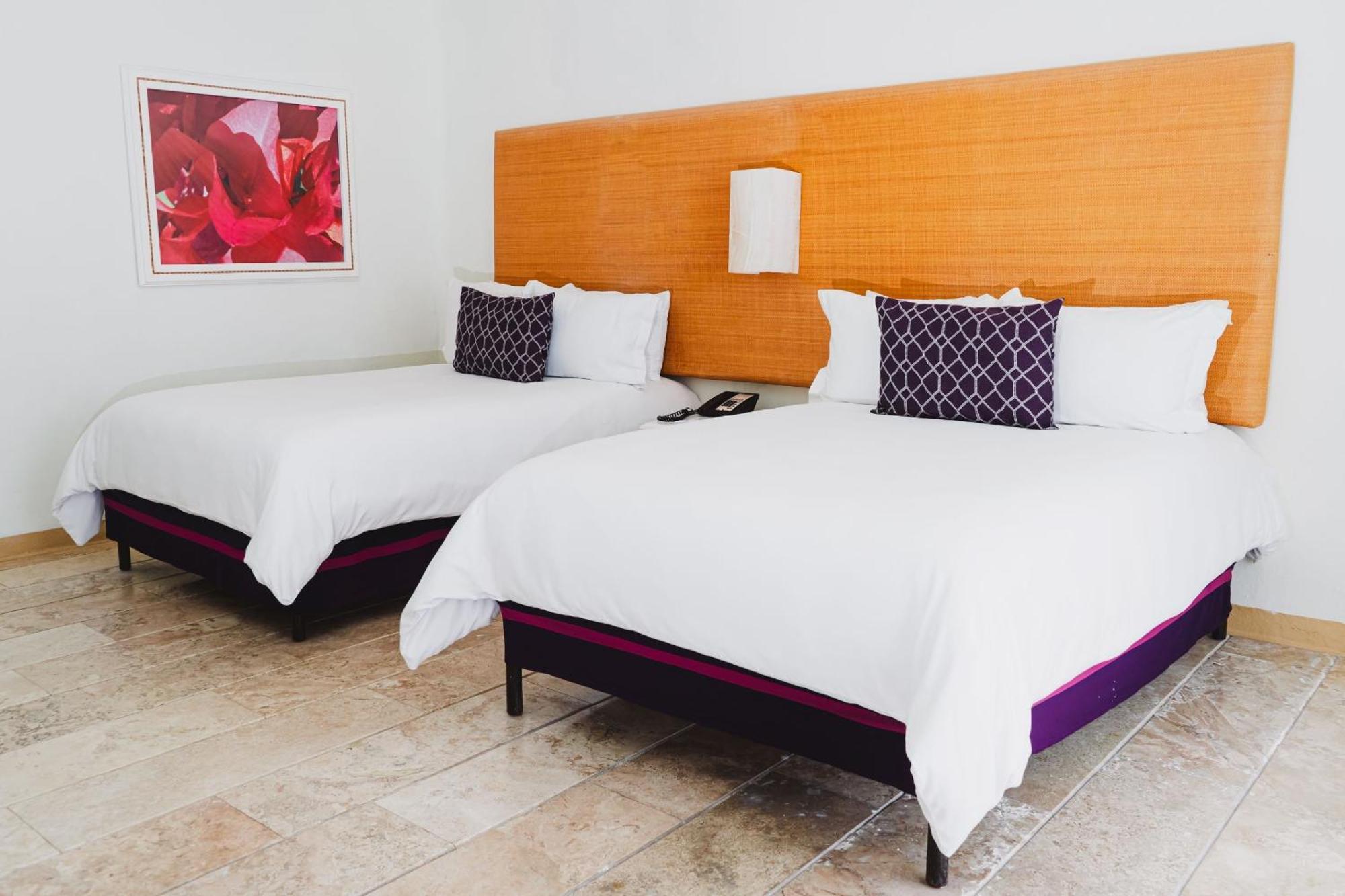 Deluxe Two Beds with Pool