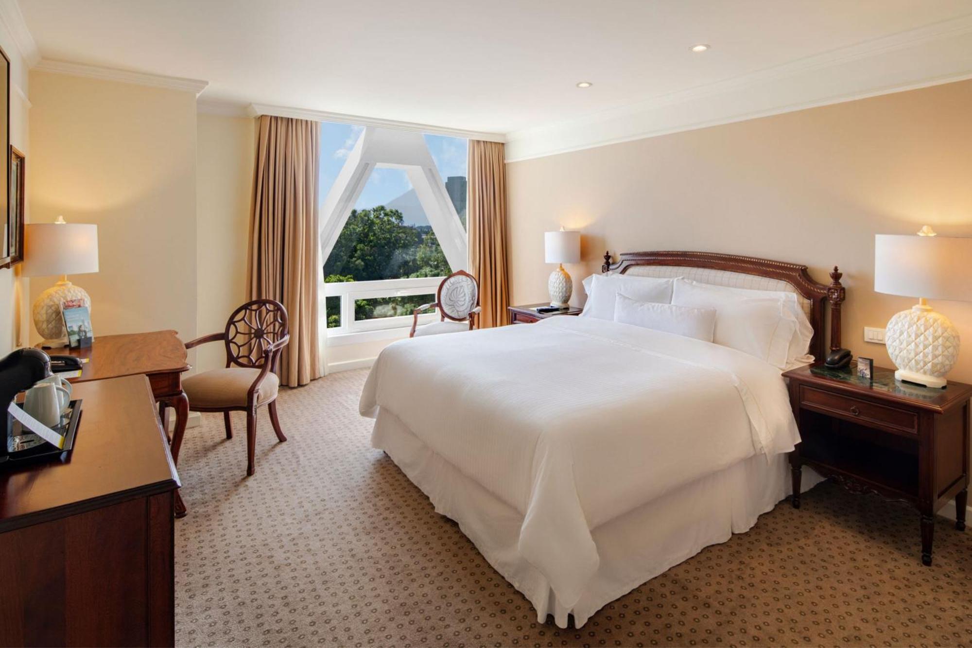 Deluxe, Guest room, 1 King,1499368972:JPEG
