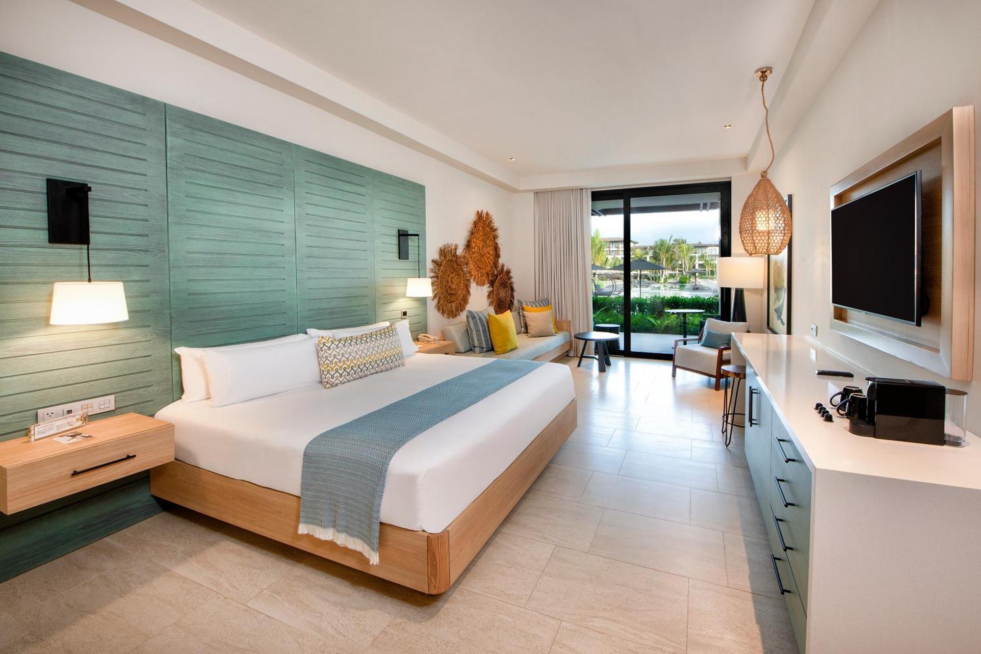 Resort King - Pool View Junior Suite,1499498113:JPEG
