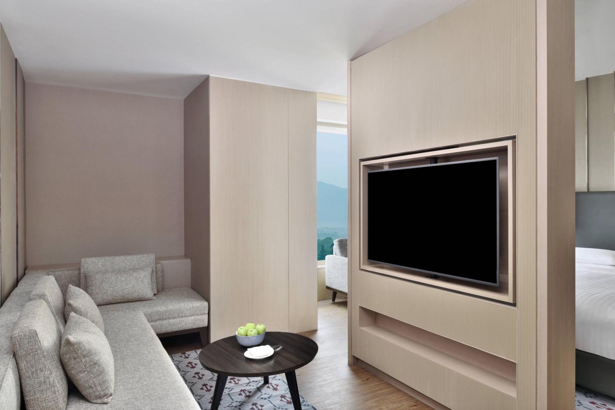 Junior Suite with M Club lounge access, Mountain view,1508991772:JPEG