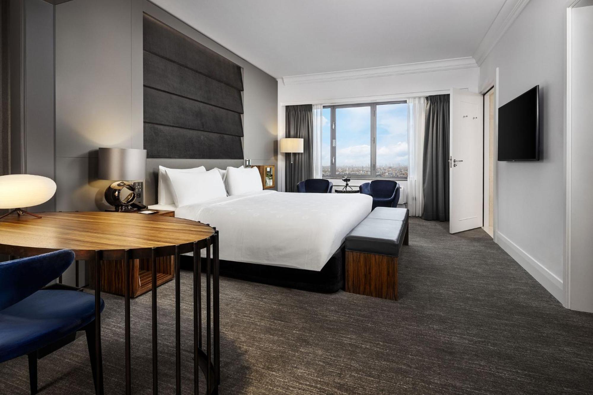 Panorama King Room