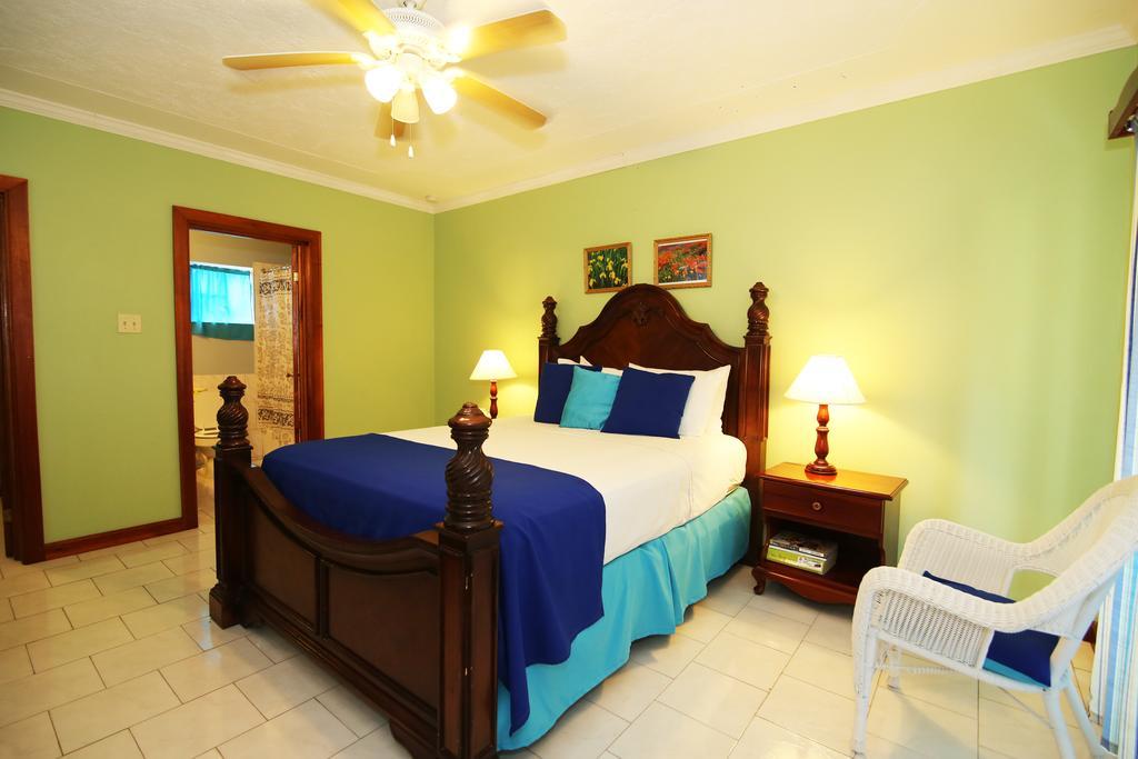 Deluxe Queen Room,1588151067:JPEG