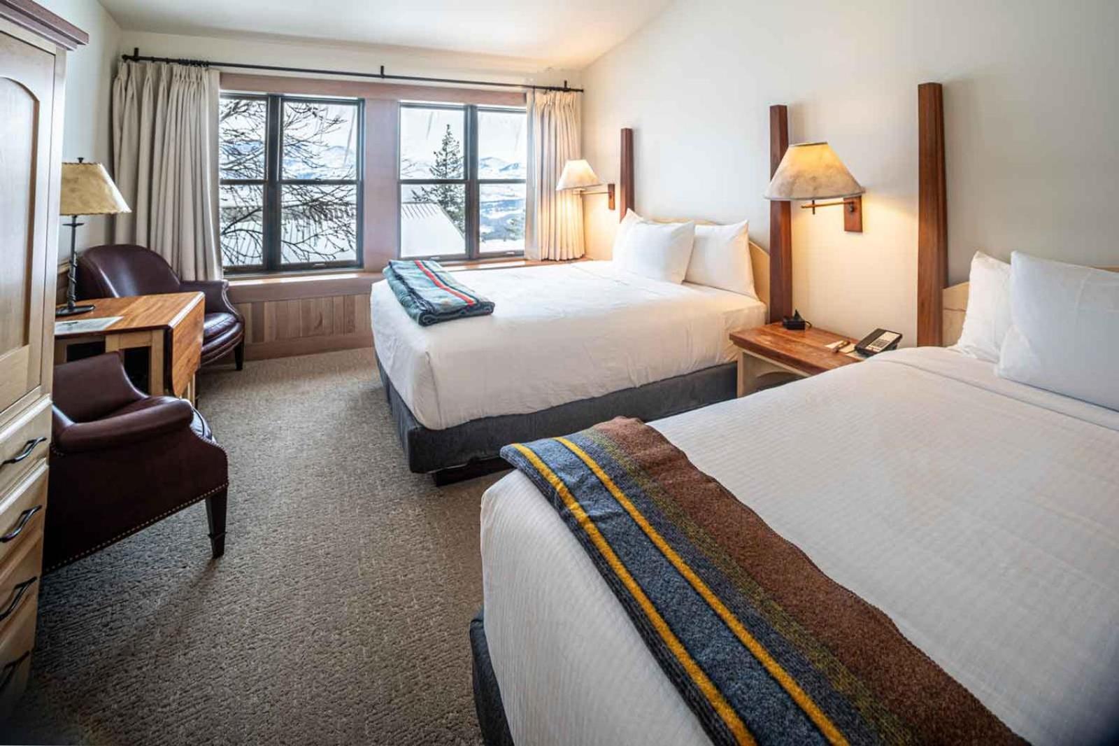 Two Queens - Main Lodge with Valley,1545384328:JPEG