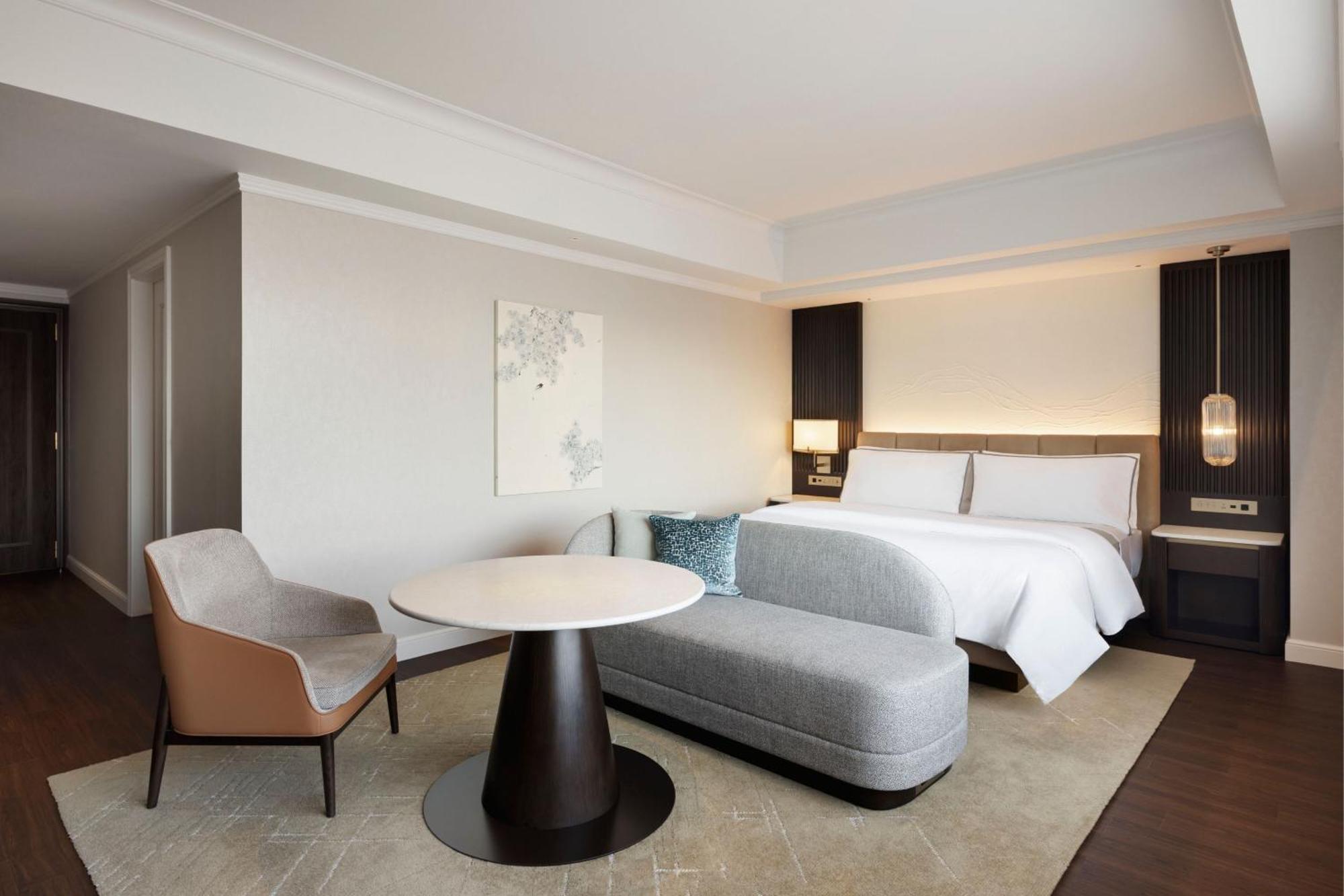 King Room,1546981543:JPEG