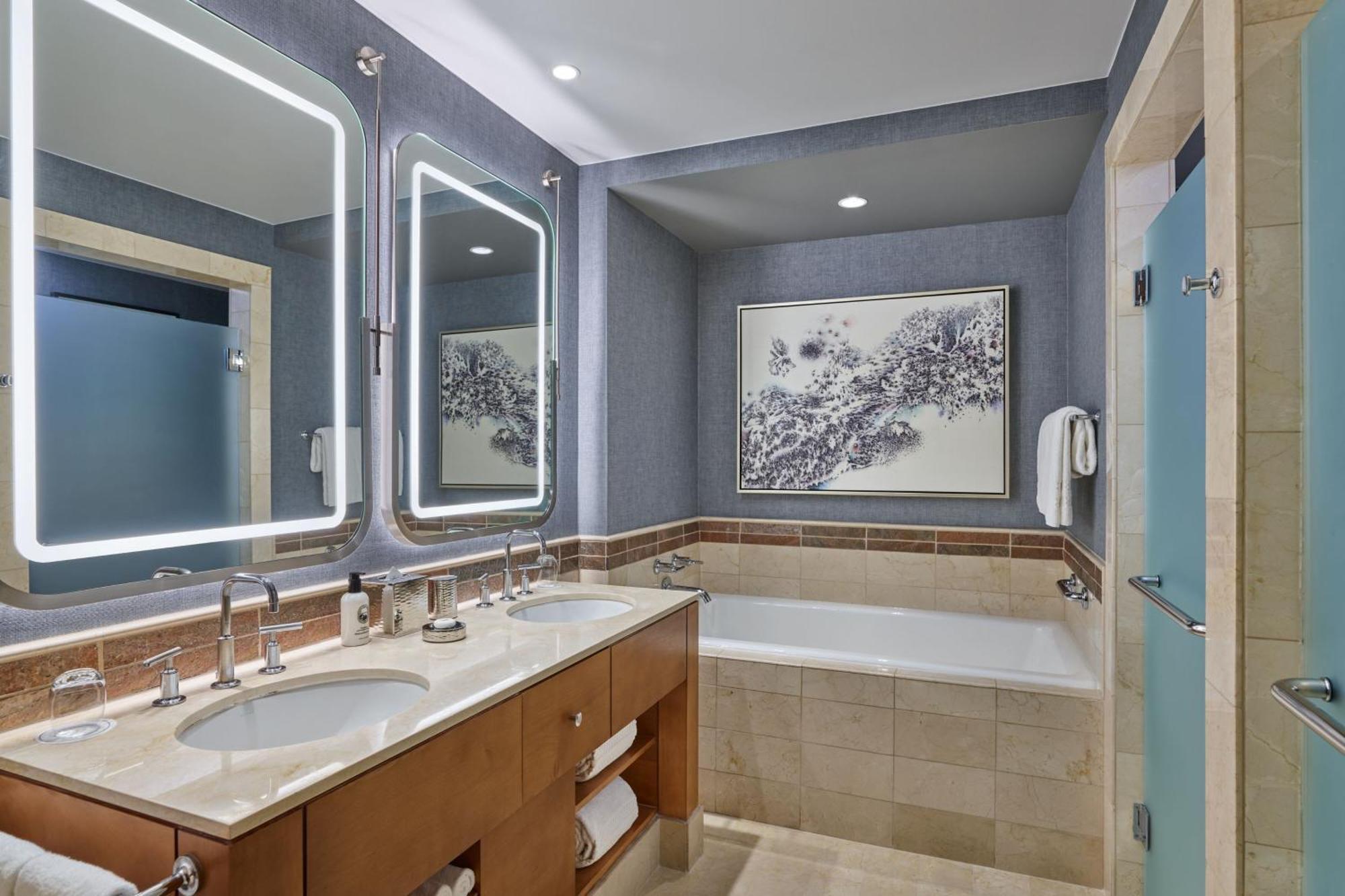 Deluxe Queen Room,1530311896:JPEG