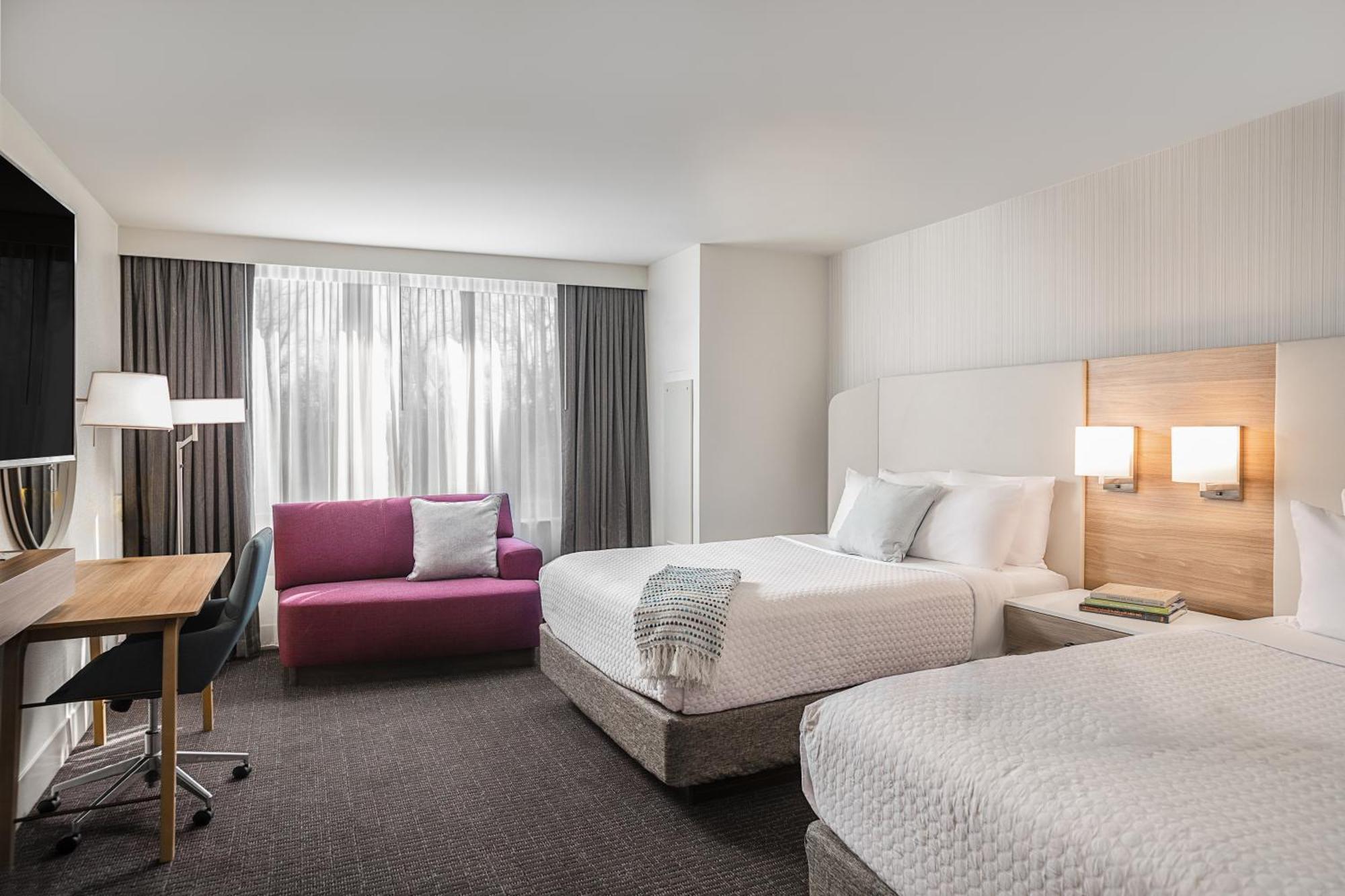 Standard Queen Room with Two Queen Beds and Mobility Accessible Tub