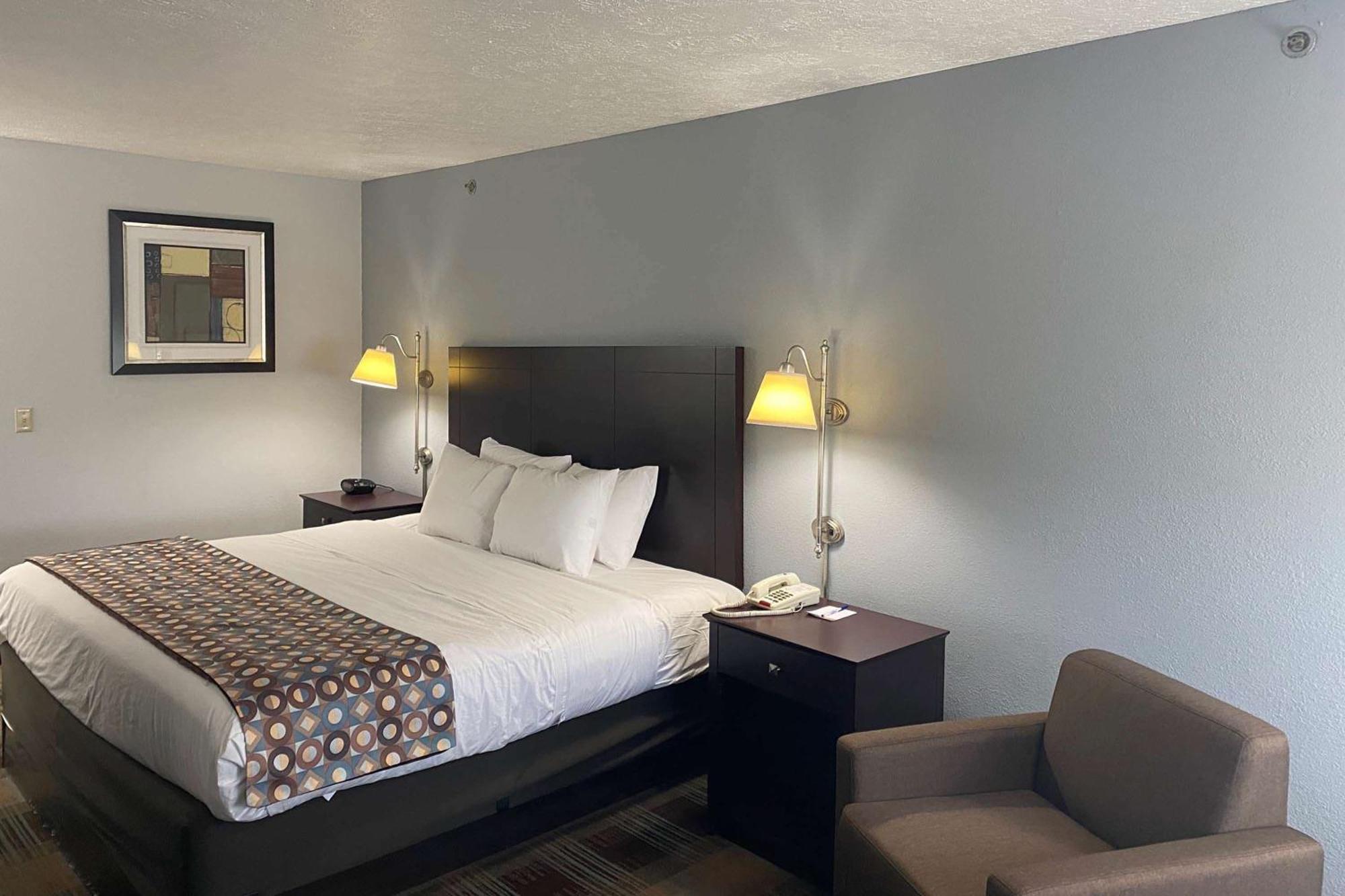One-Bedroom King Suite - Non-Smoking