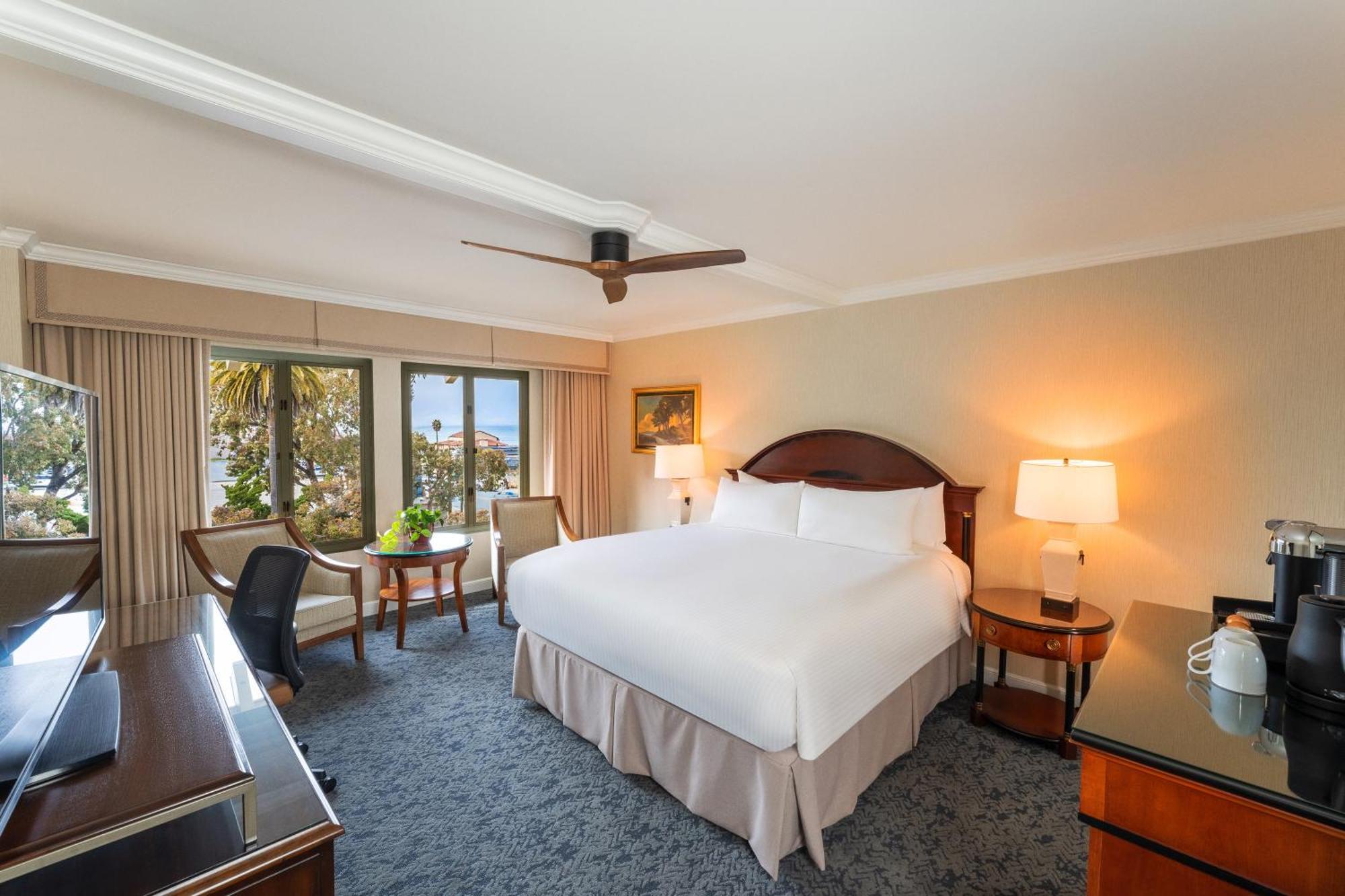 Inland View Room King Bed,1211134741:JPEG